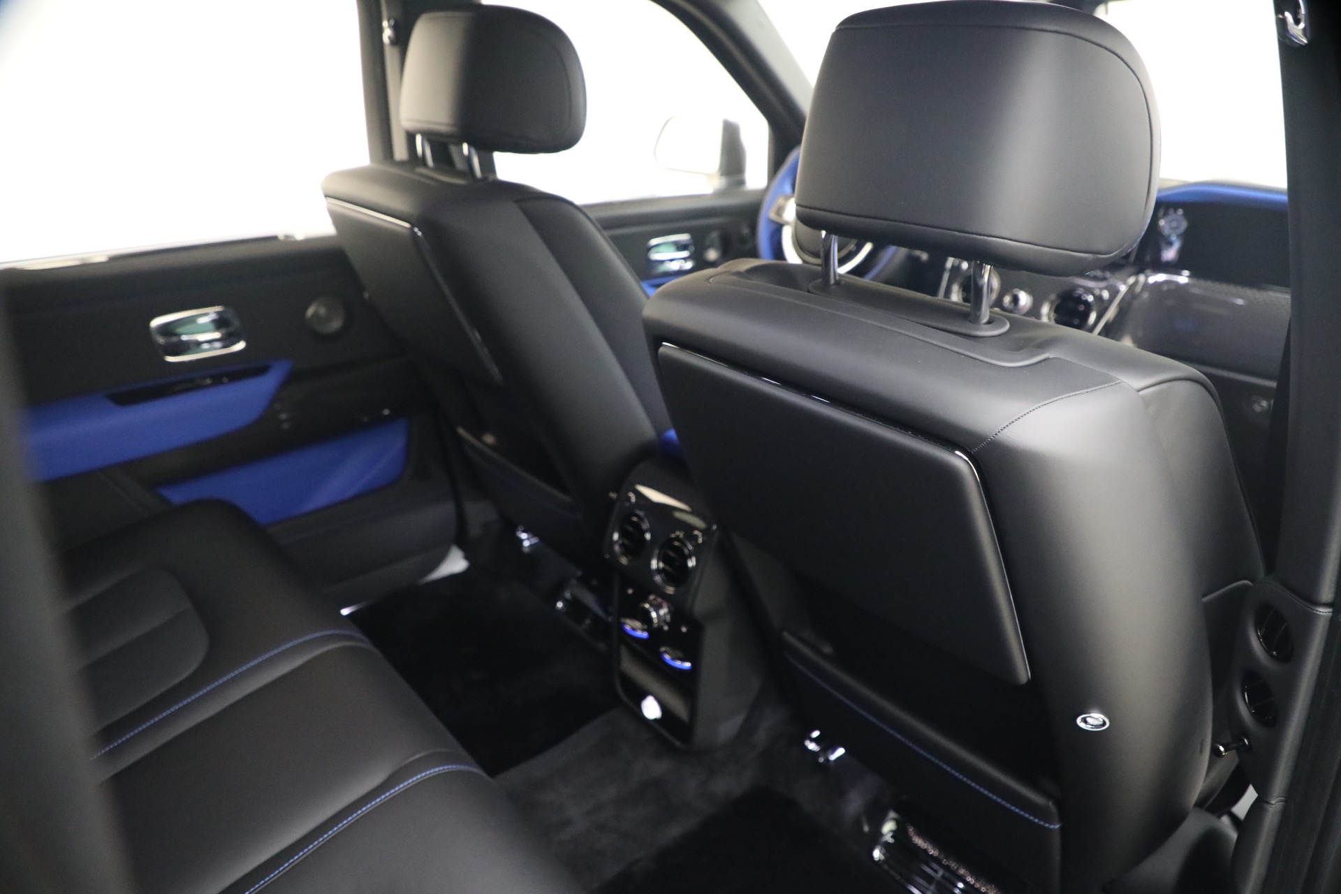 New-2027-Rolls-Royce-Black-Badge-Cullinan