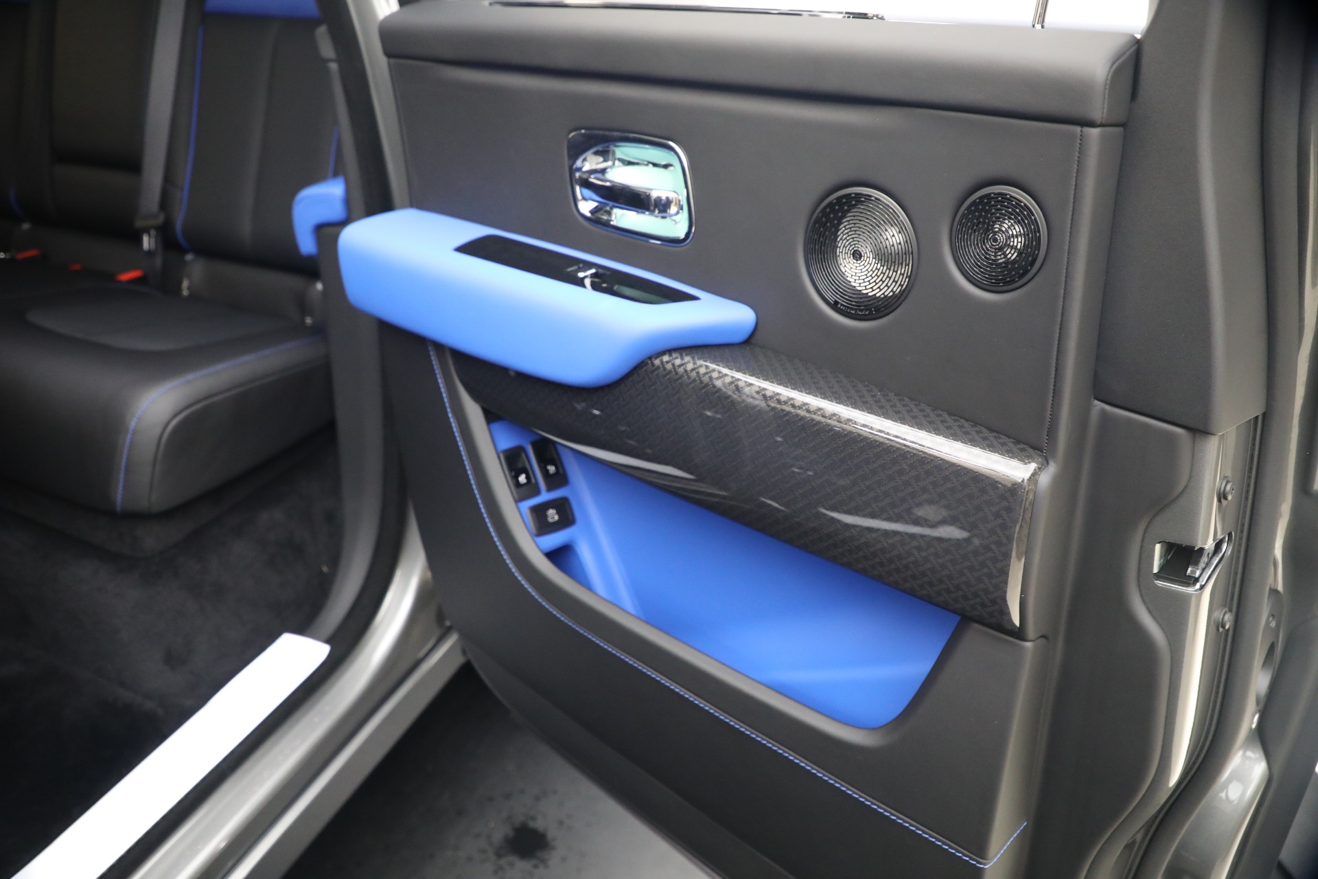 New-2027-Rolls-Royce-Black-Badge-Cullinan