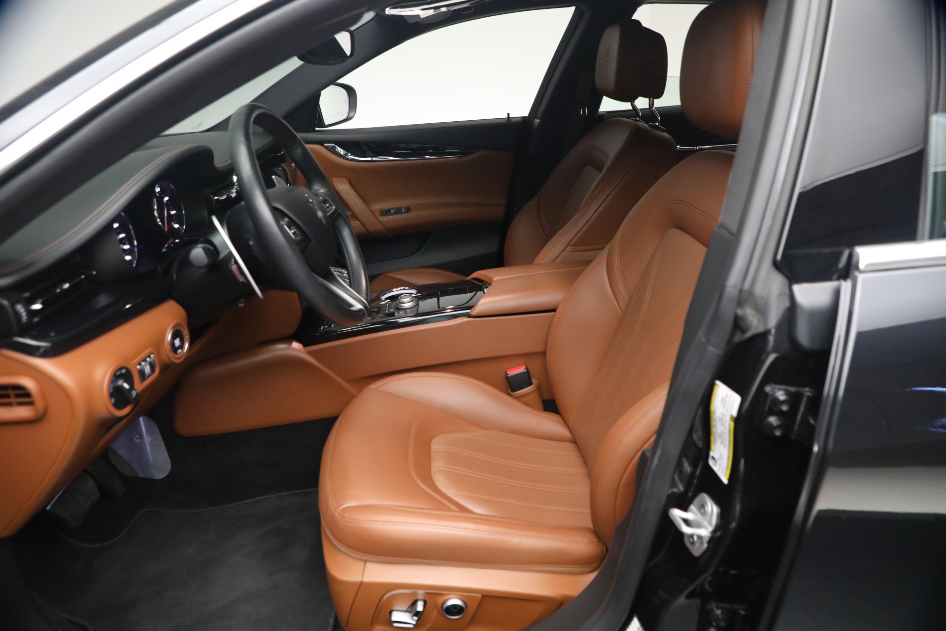 Used-2022-Maserati-Quattroporte-Modena-Q4