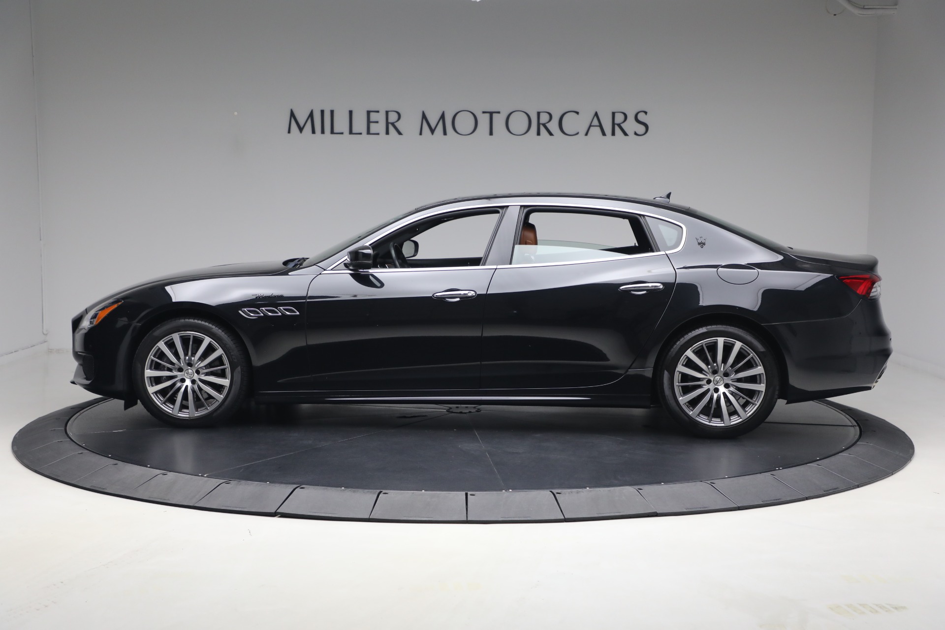 Used-2022-Maserati-Quattroporte-Modena-Q4