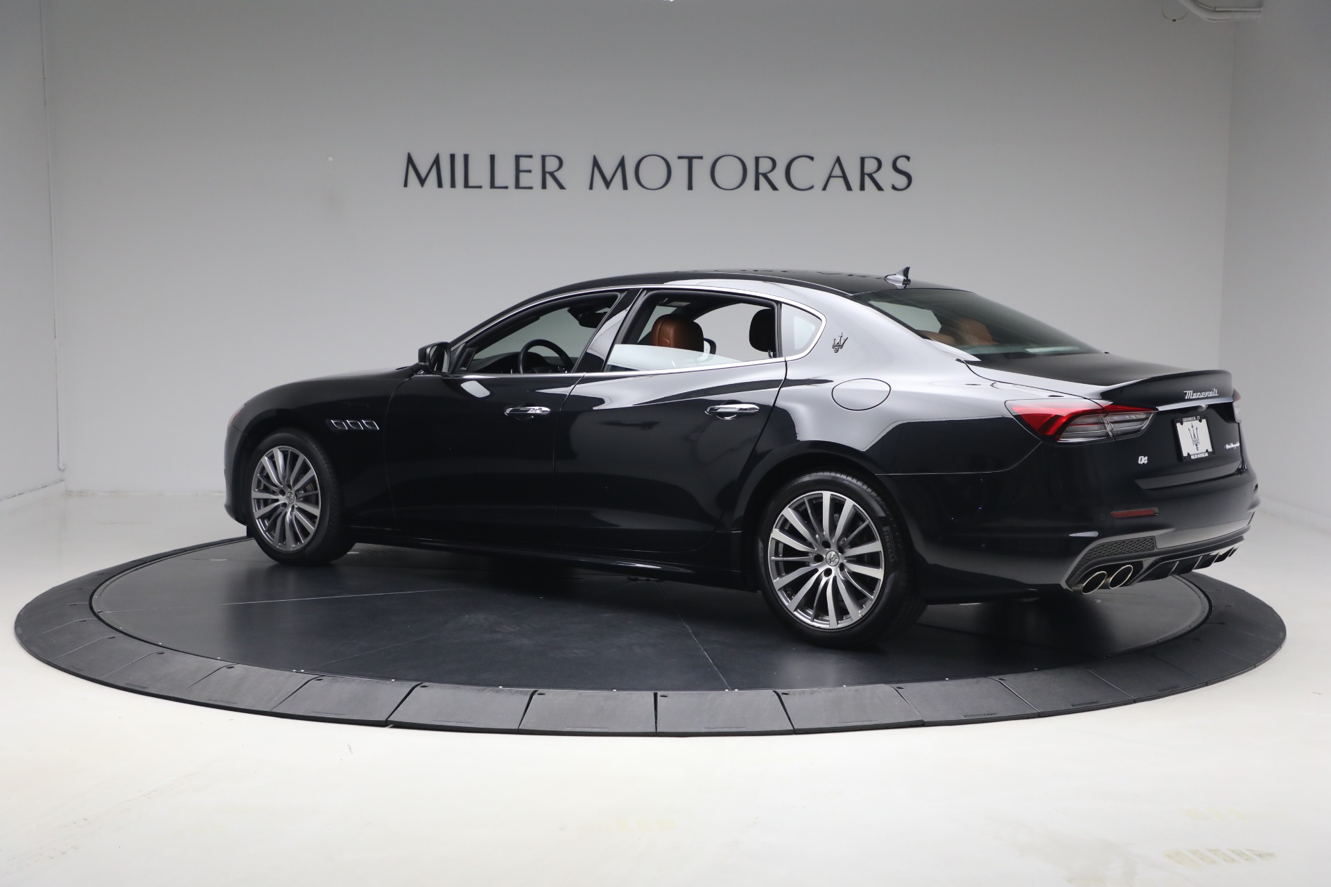 Used-2022-Maserati-Quattroporte-Modena-Q4