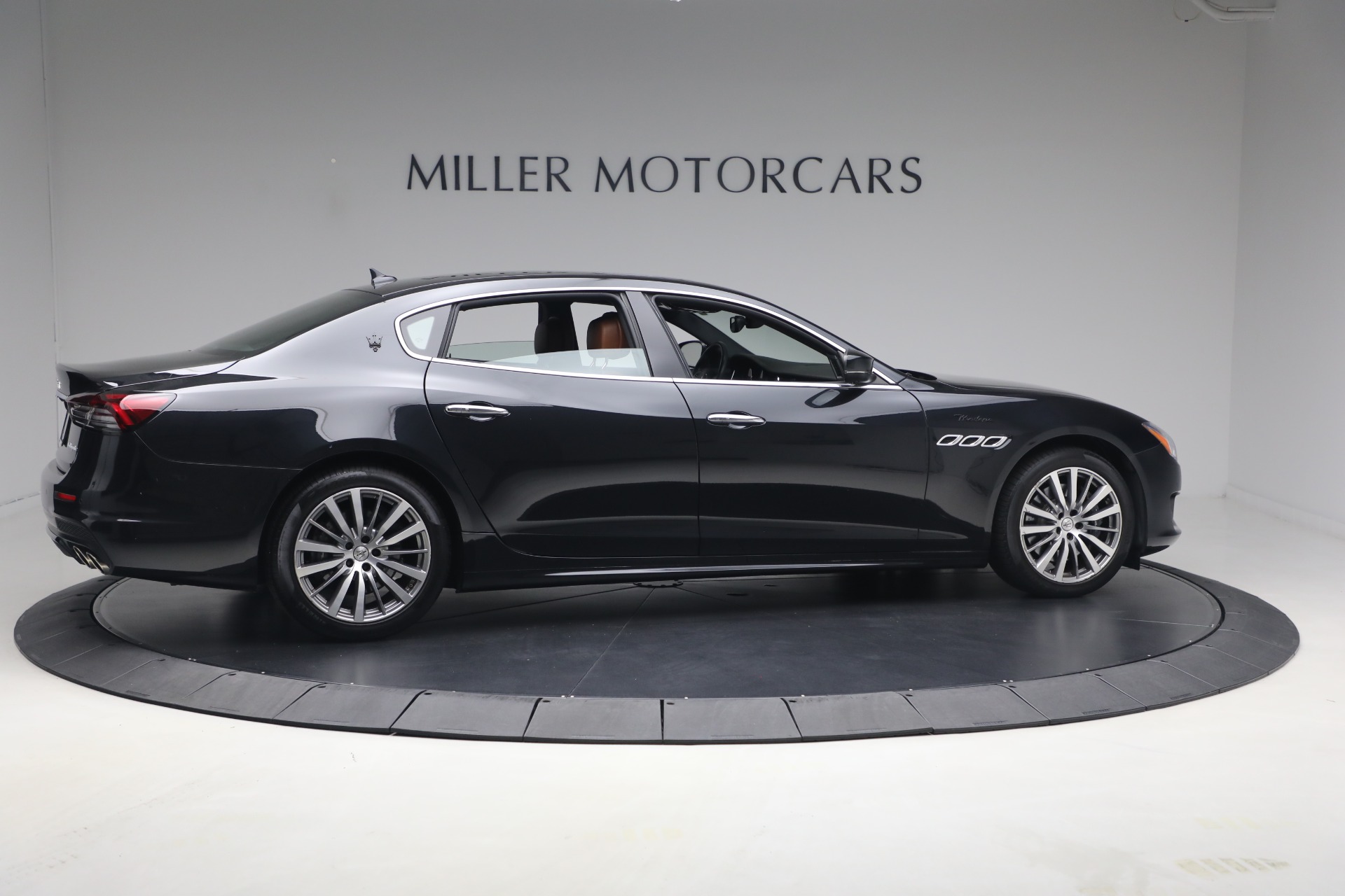 Used-2022-Maserati-Quattroporte-Modena-Q4