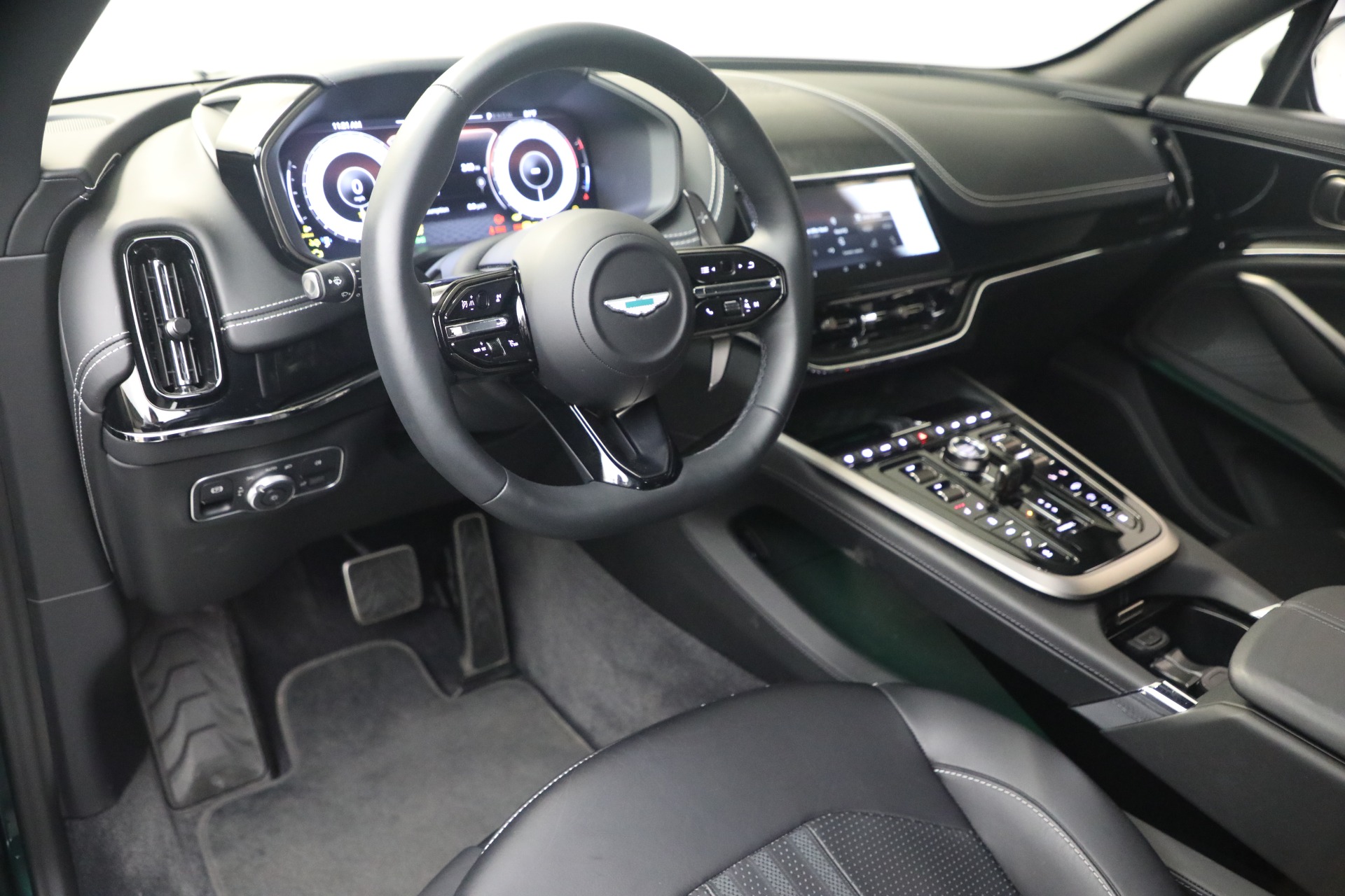 Used-2026-Aston-Martin-DBX-707