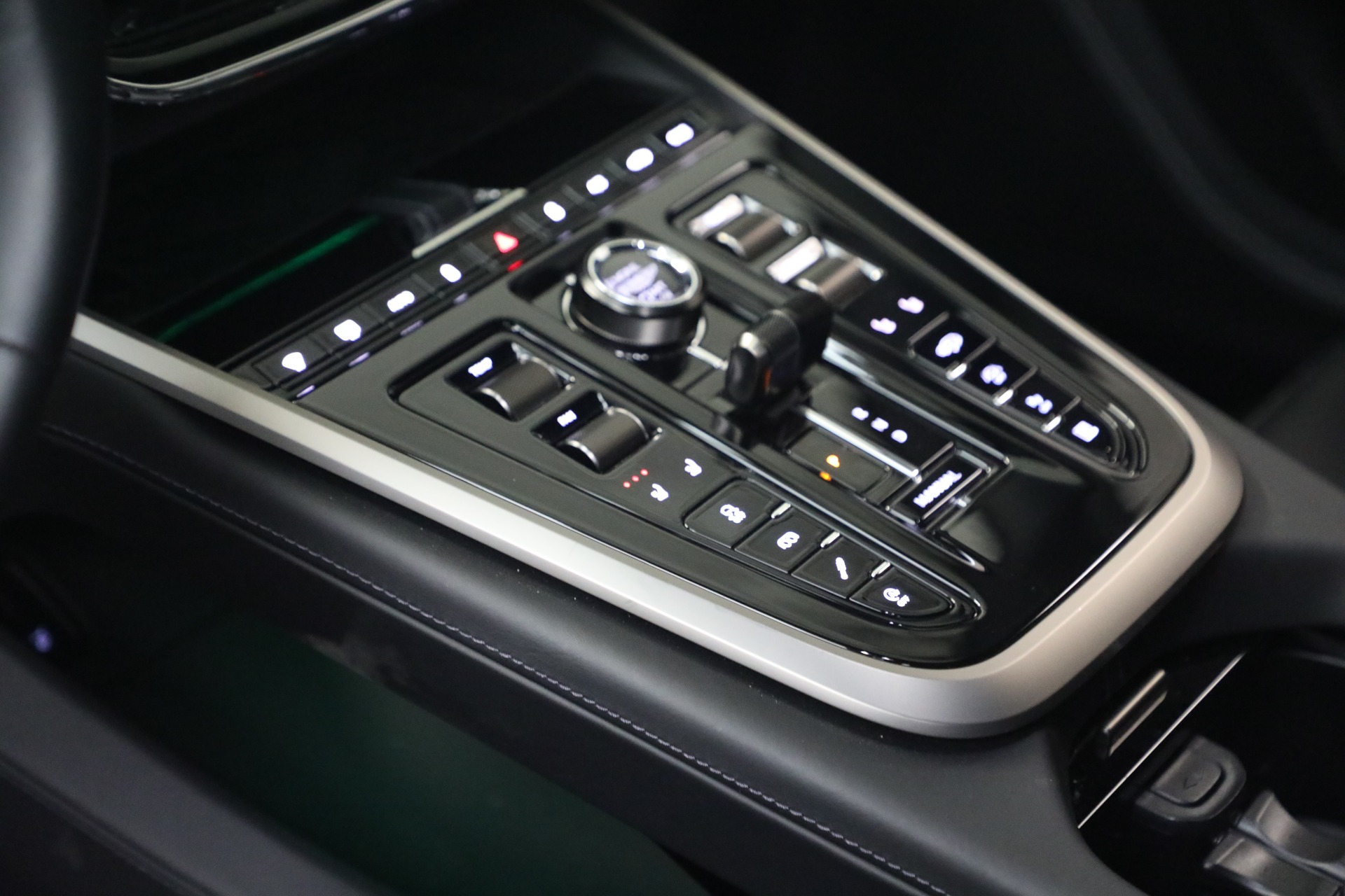 Used-2026-Aston-Martin-DBX-707