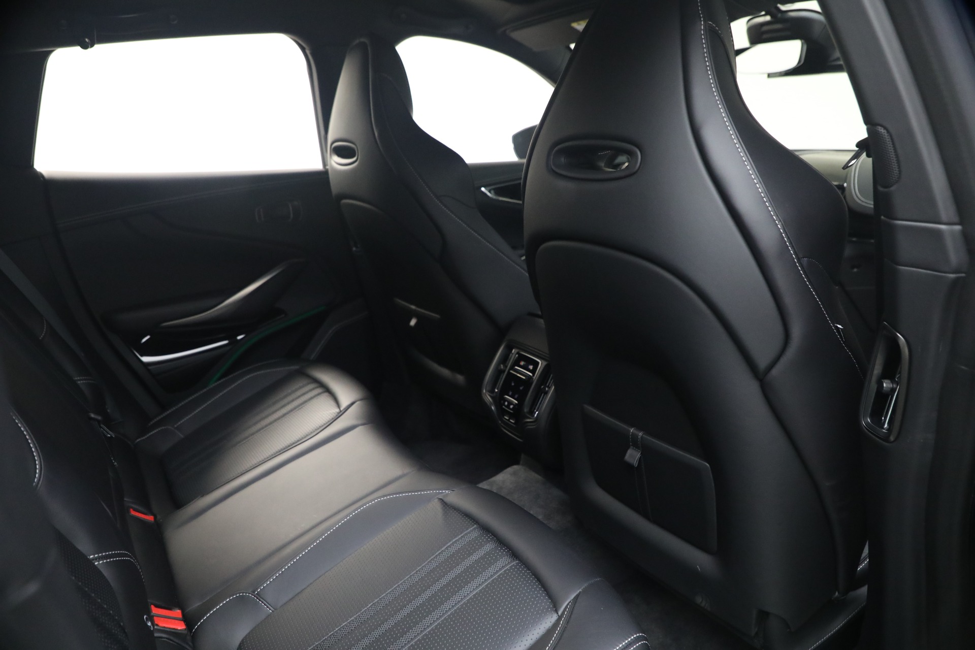 Used-2026-Aston-Martin-DBX-707