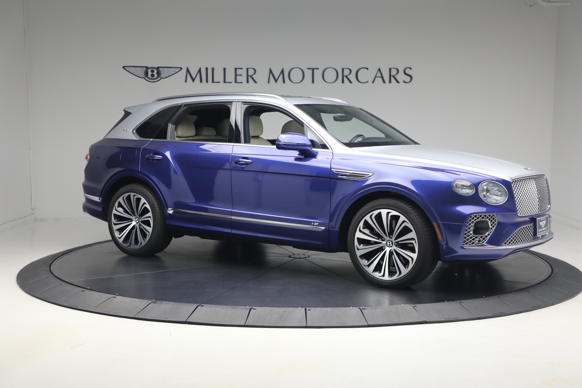 Used-2022-Bentley-Bentayga-V8