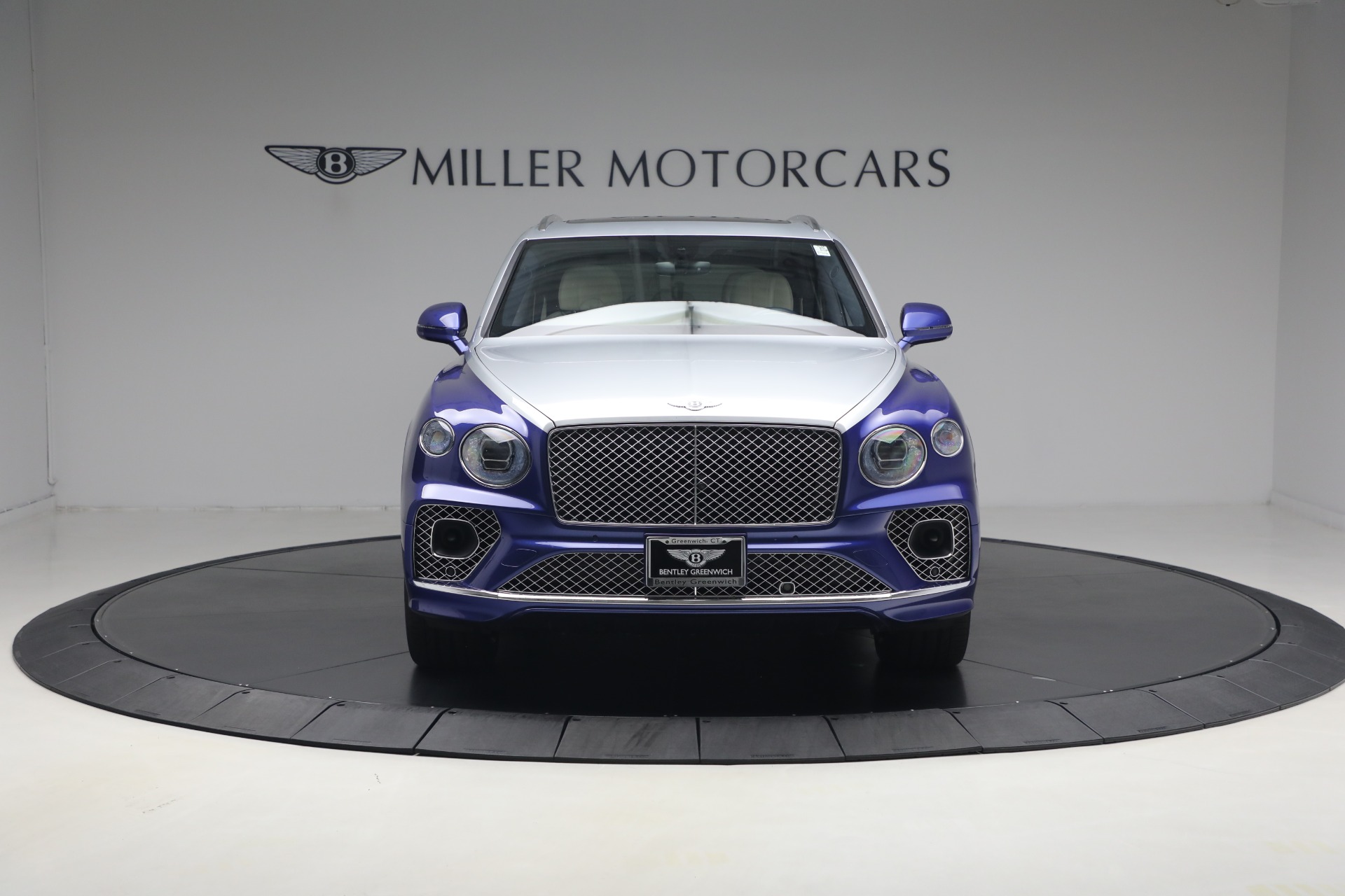 Used-2022-Bentley-Bentayga-V8