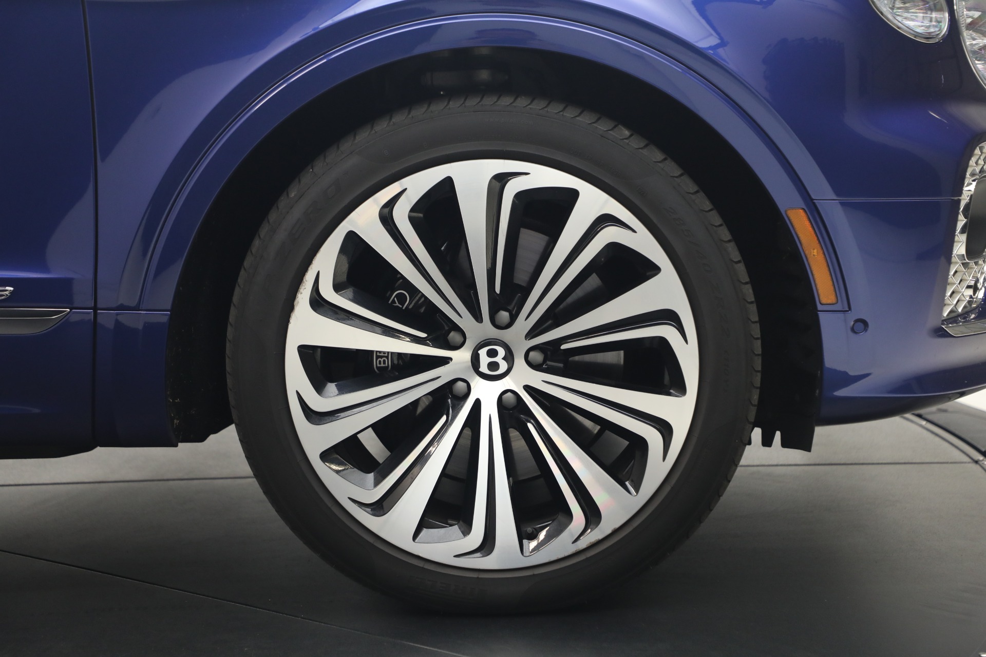 Used-2022-Bentley-Bentayga-V8