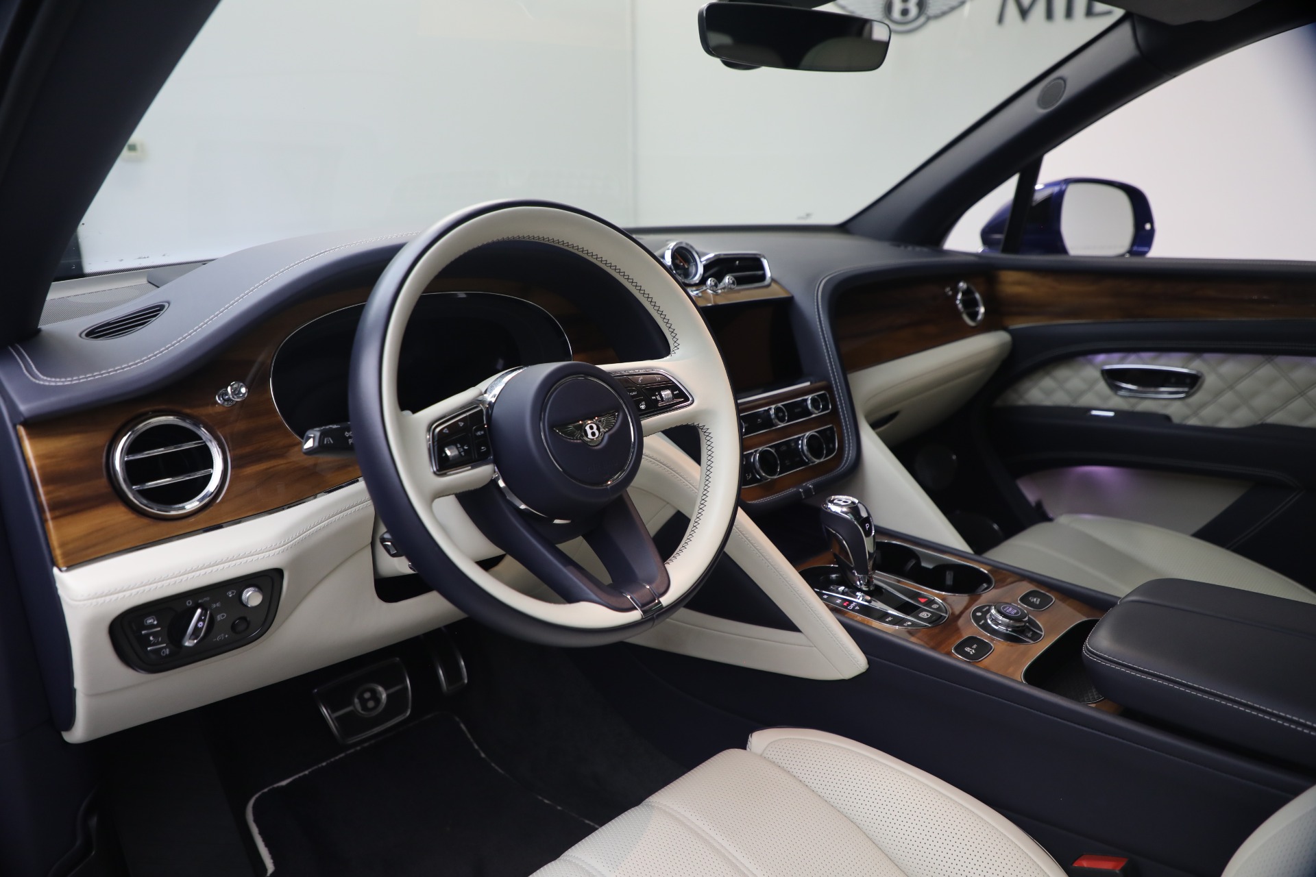 Used-2022-Bentley-Bentayga-V8