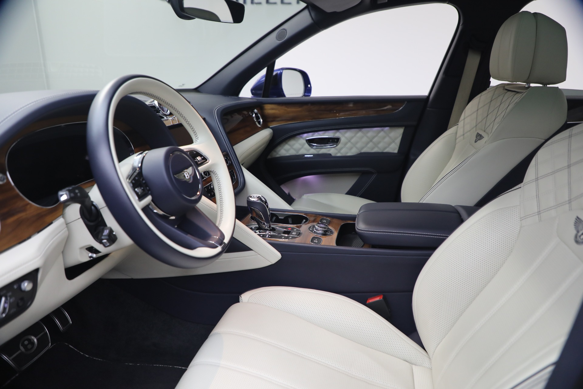 Used-2022-Bentley-Bentayga-V8