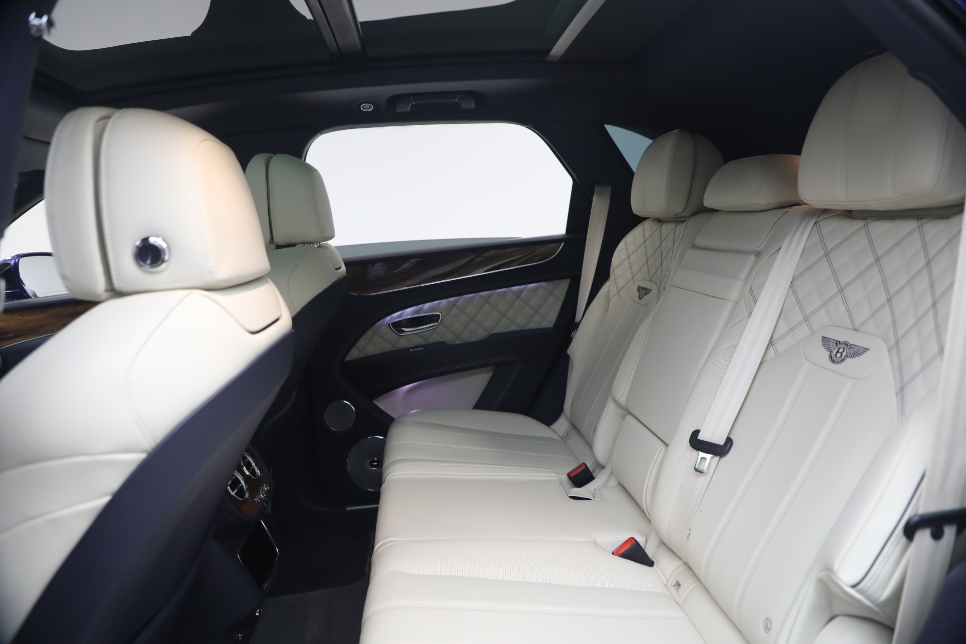 Used-2022-Bentley-Bentayga-V8