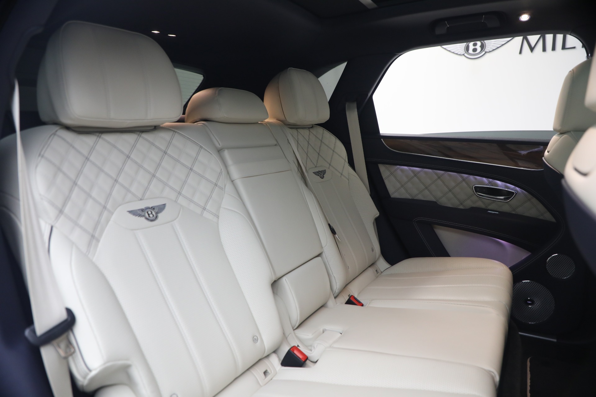 Used-2022-Bentley-Bentayga-V8