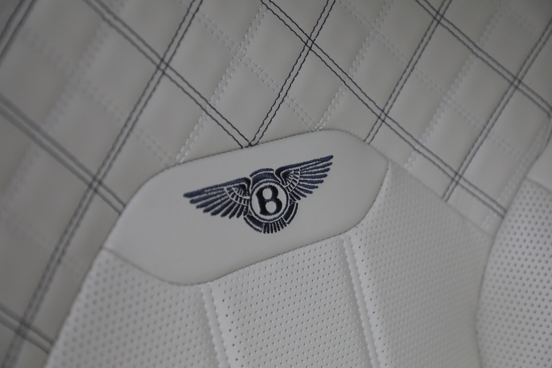 Used-2022-Bentley-Bentayga-V8