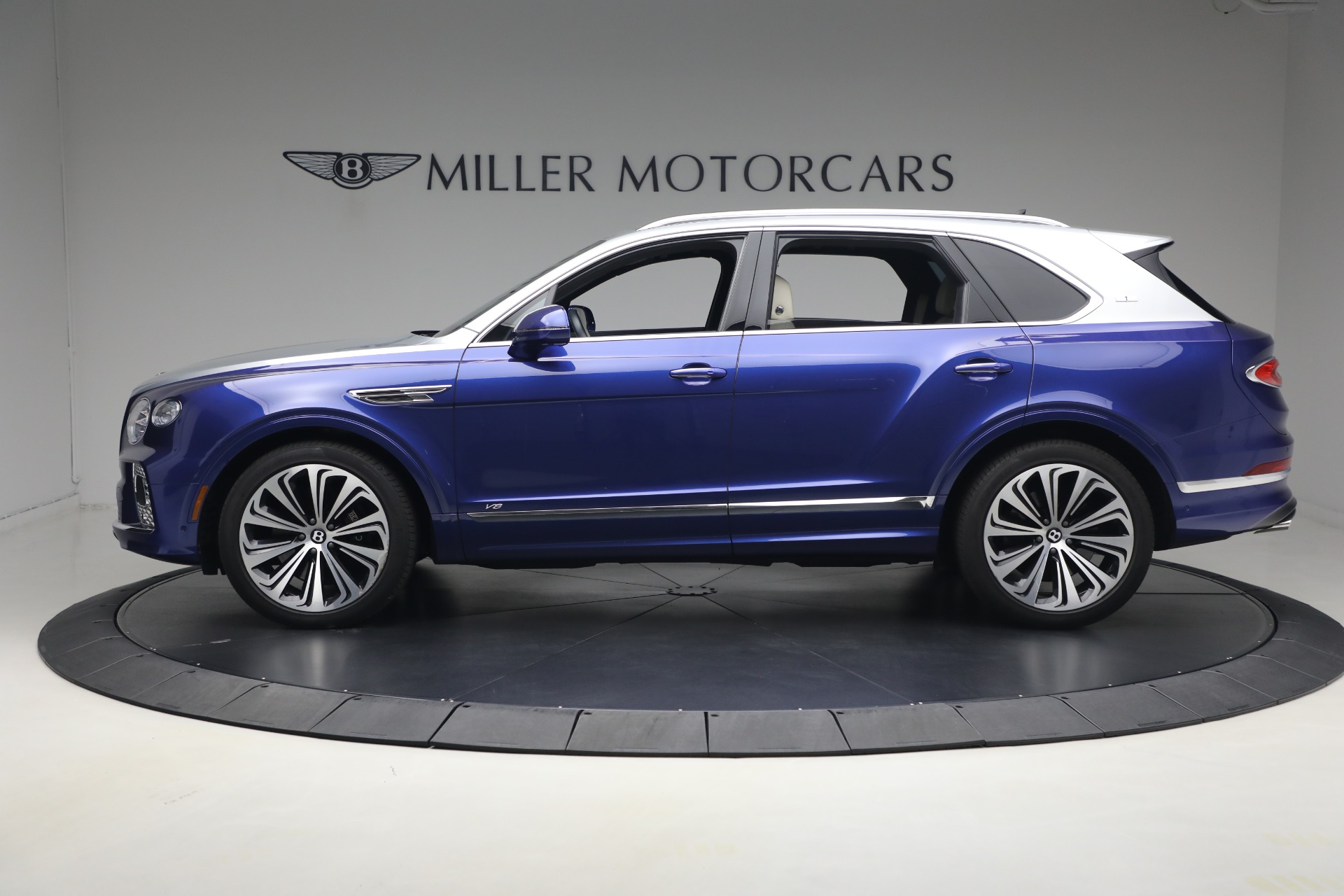 Used-2022-Bentley-Bentayga-V8