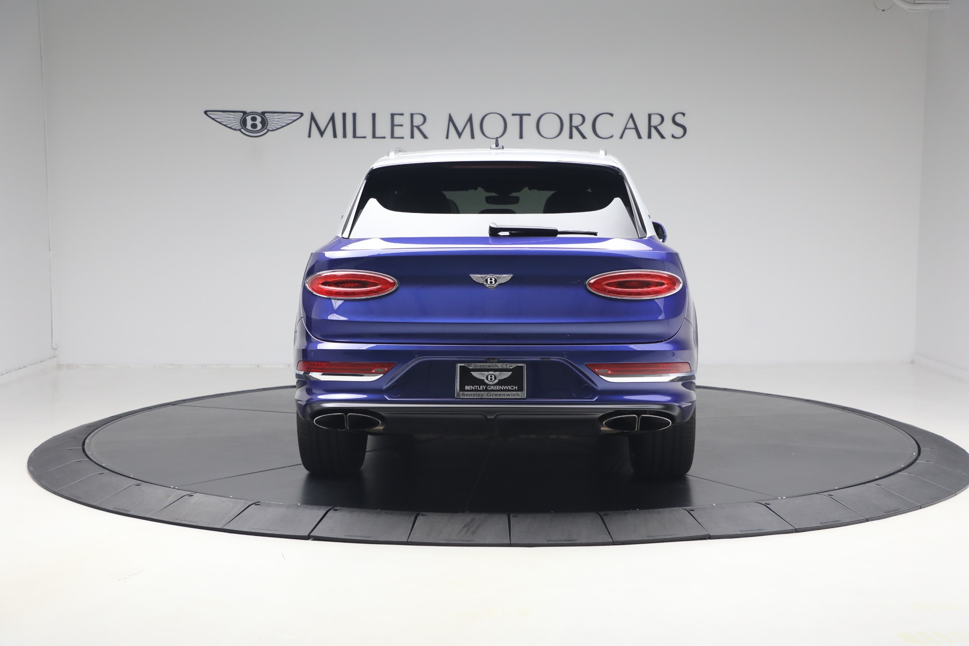 Used-2022-Bentley-Bentayga-V8