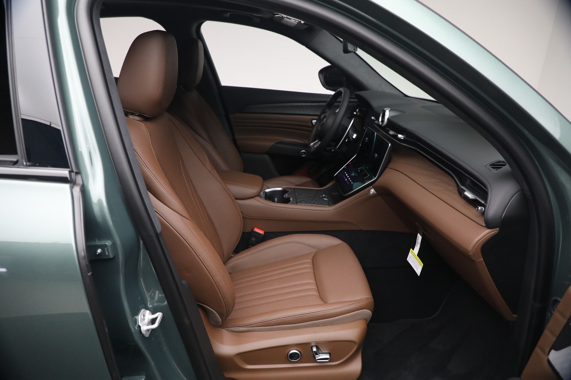 New-2026-Maserati-Grecale-Modena-V6