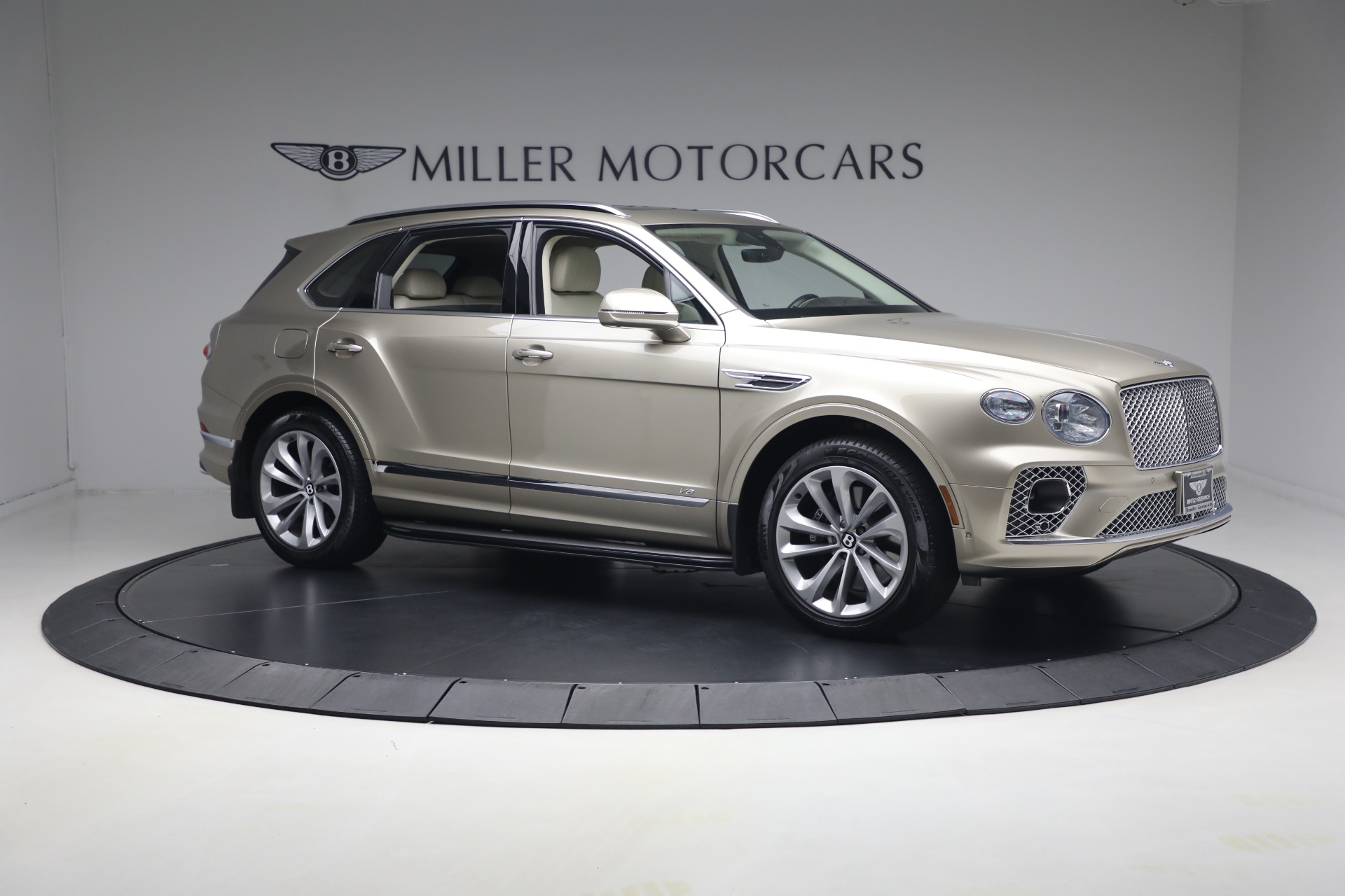 Used-2021-Bentley-Bentayga-V8