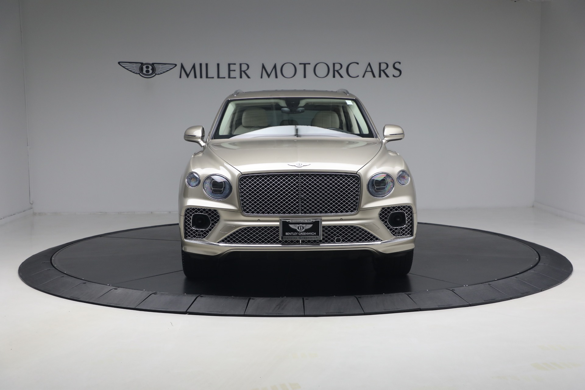 Used-2021-Bentley-Bentayga-V8