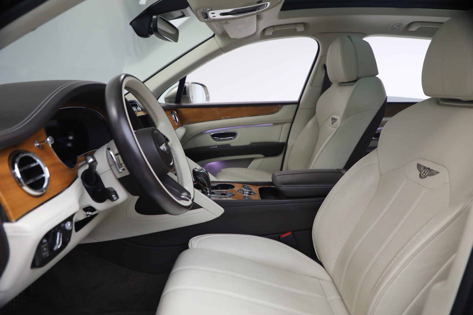 Used-2021-Bentley-Bentayga-V8