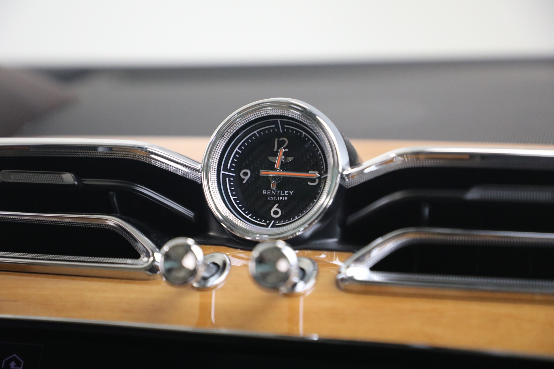 Used-2021-Bentley-Bentayga-V8