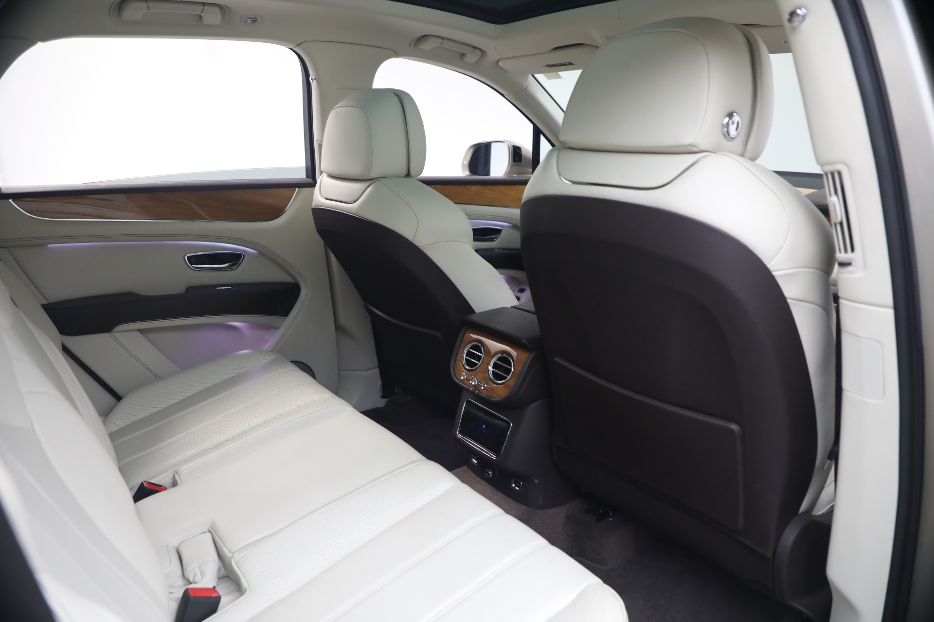Used-2021-Bentley-Bentayga-V8