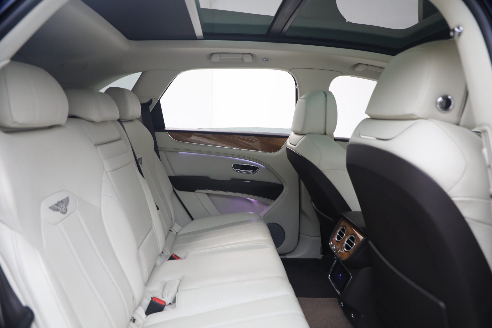 Used-2021-Bentley-Bentayga-V8