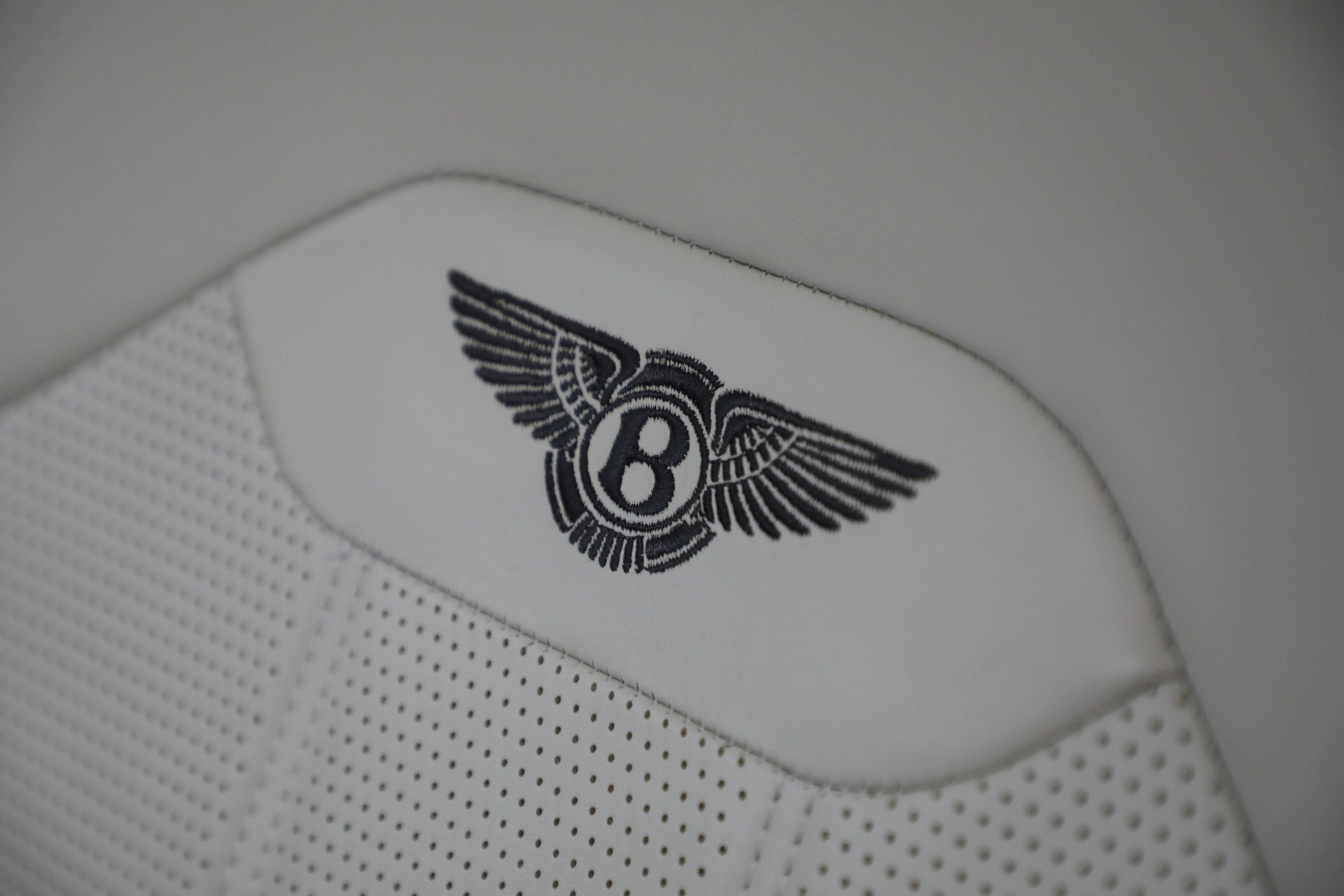 Used-2021-Bentley-Bentayga-V8