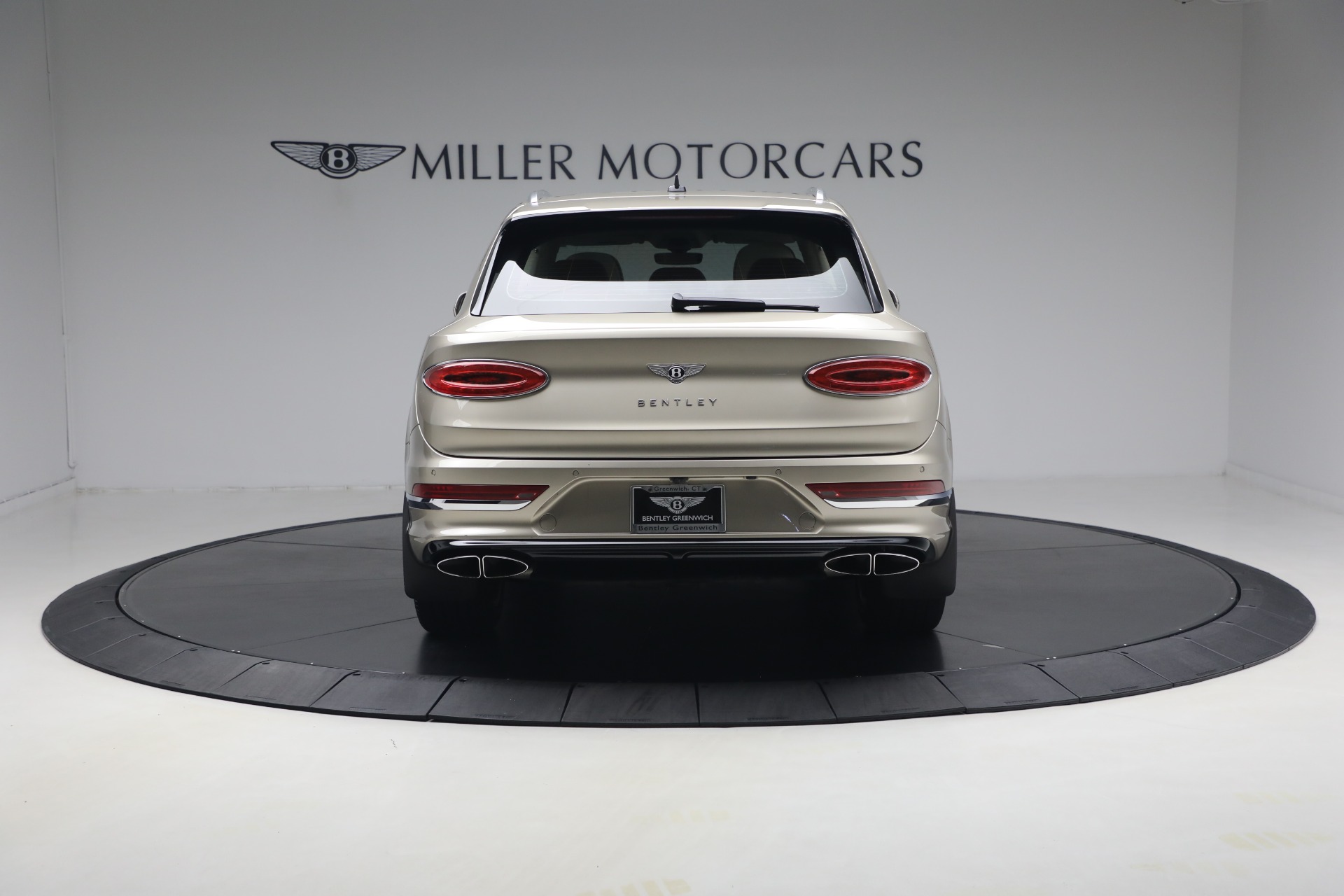 Used-2021-Bentley-Bentayga-V8
