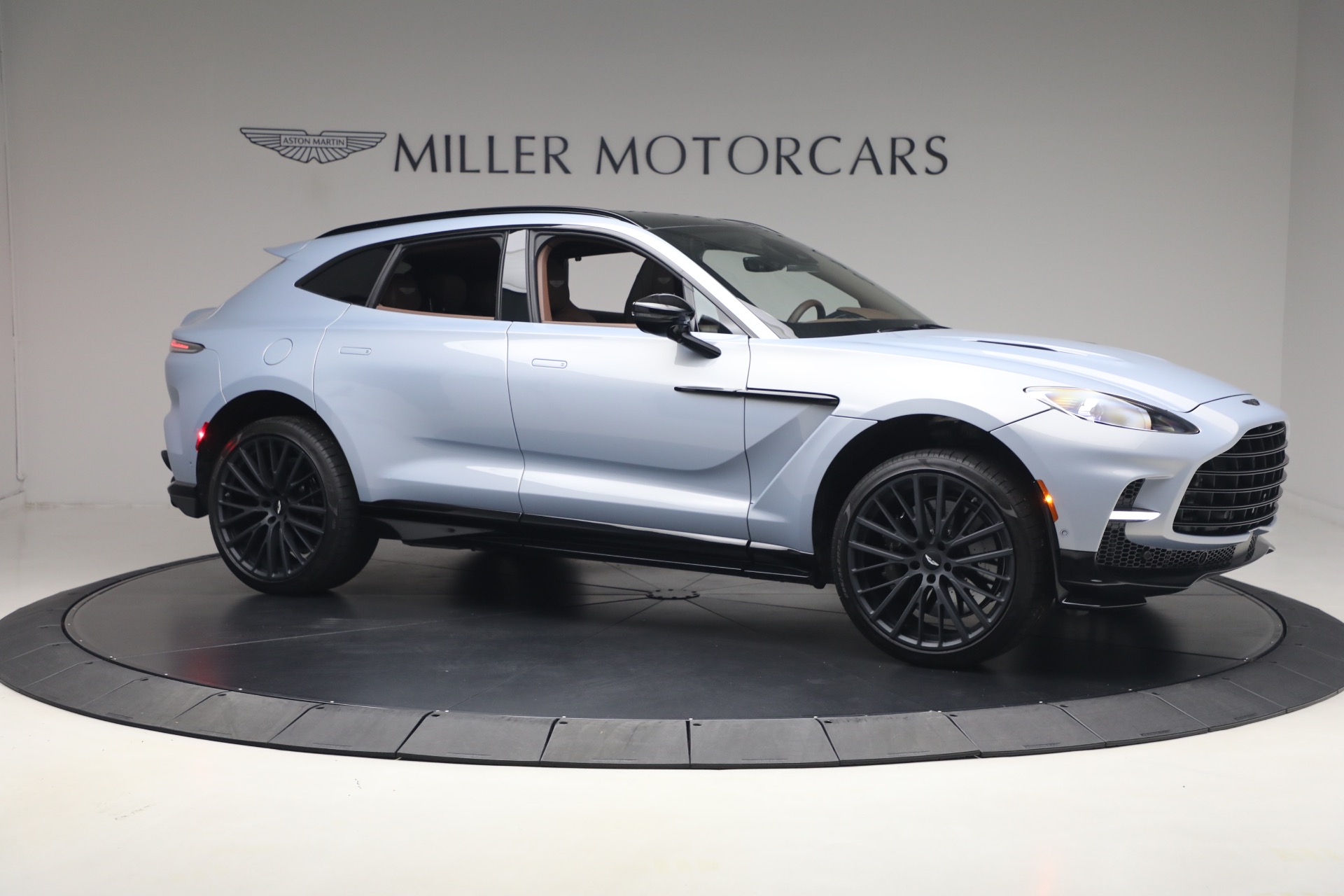 Used-2026-Aston-Martin-DBX-707