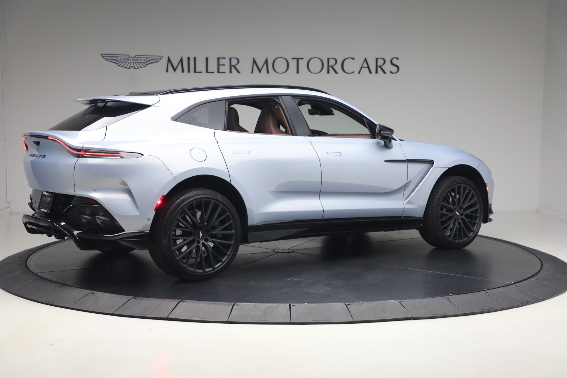 Used-2026-Aston-Martin-DBX-707