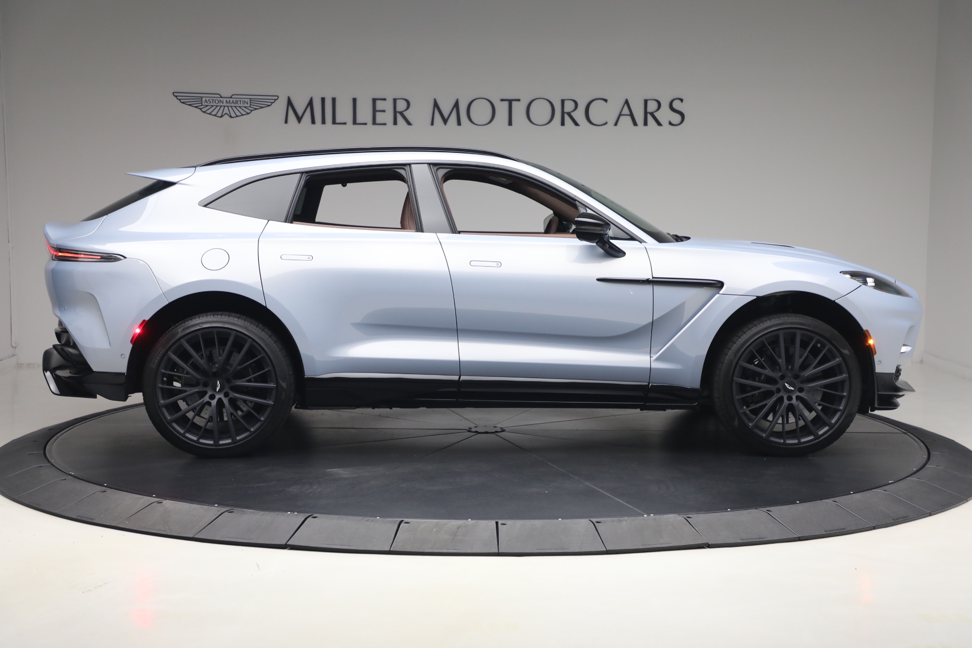 Used-2026-Aston-Martin-DBX-707