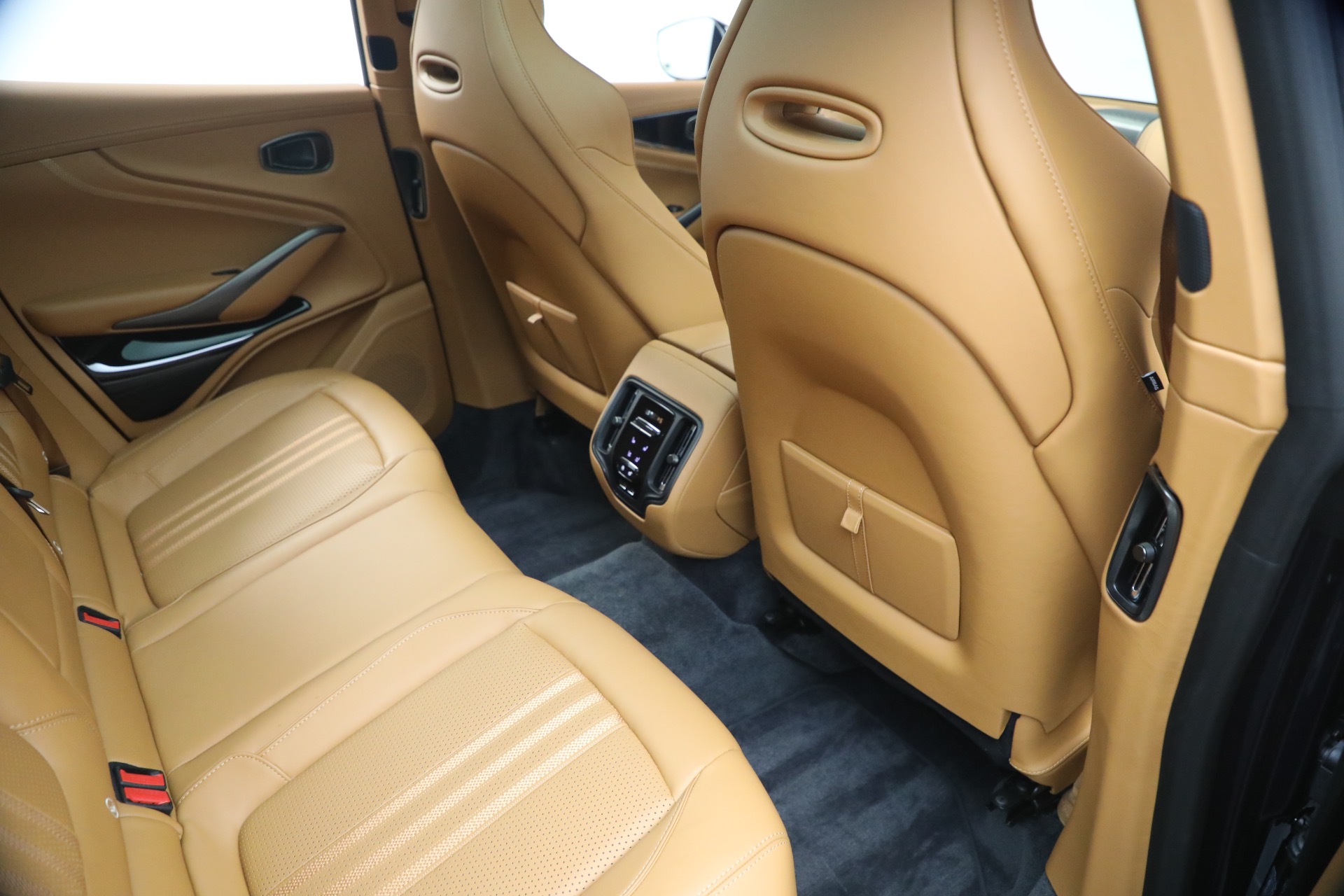 Used-2026-Aston-Martin-DBX-707
