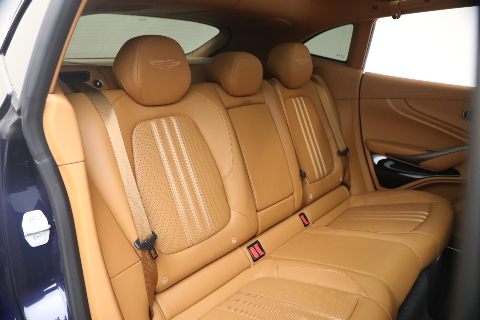 Used-2026-Aston-Martin-DBX-707