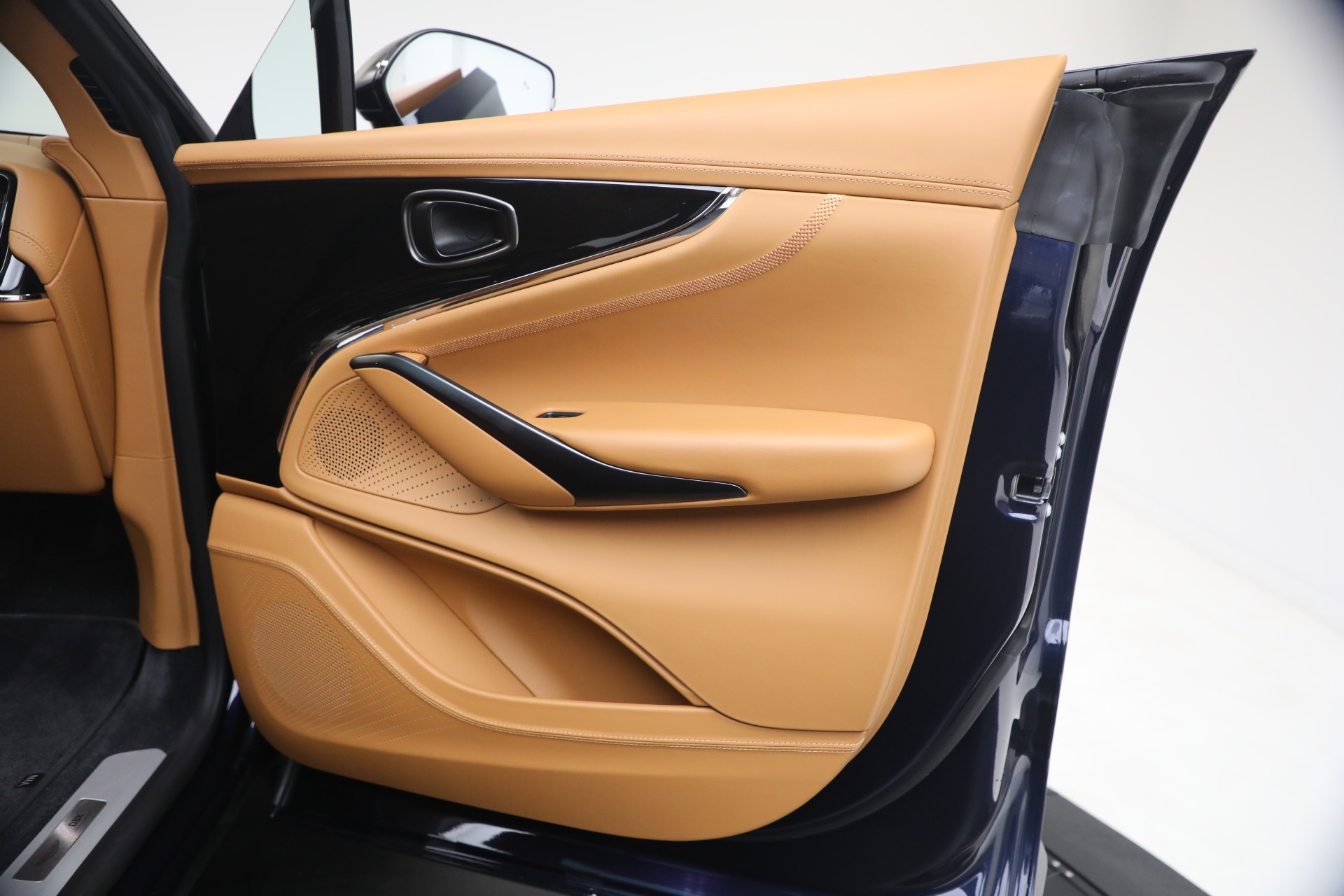 Used-2026-Aston-Martin-DBX-707