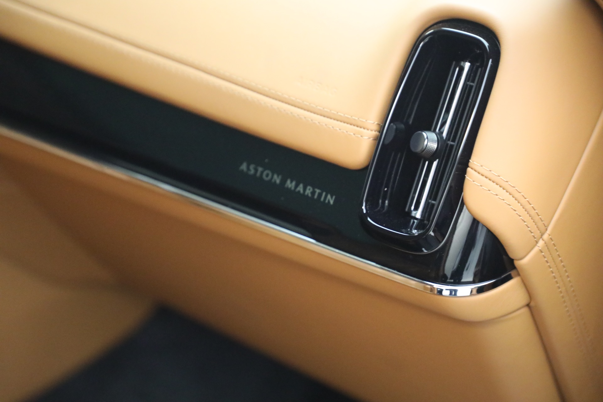 Used-2026-Aston-Martin-DBX-707