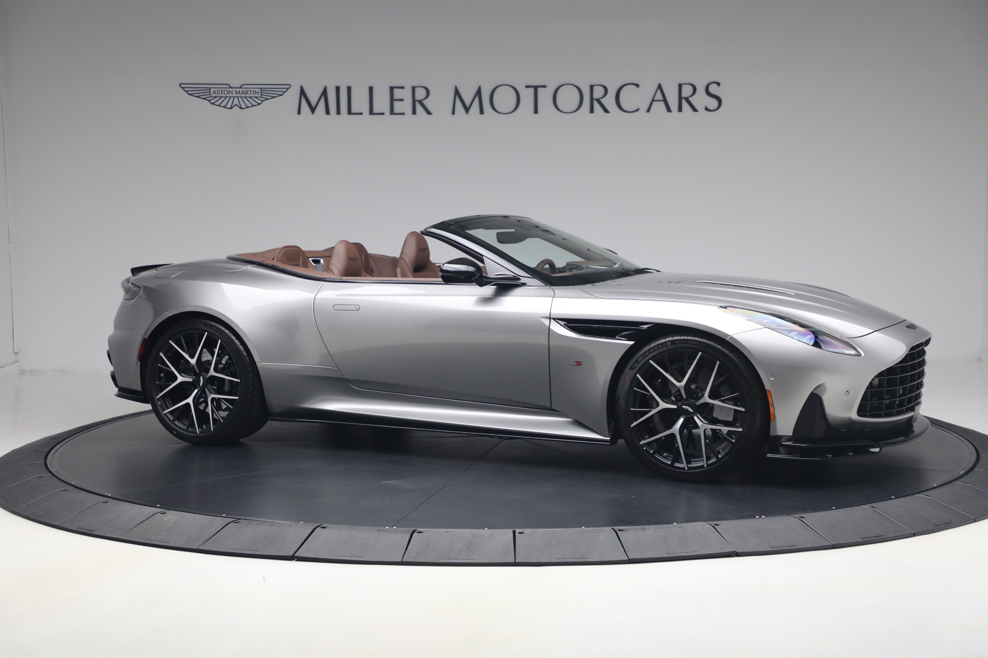 New-2026-Aston-Martin-DB12-S-Volante