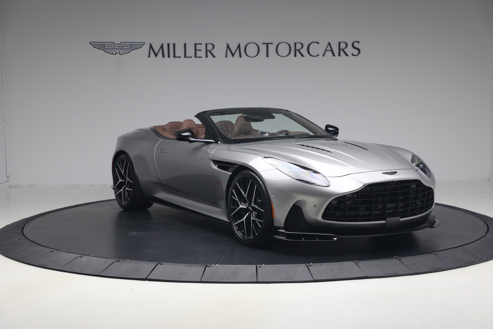 New-2026-Aston-Martin-DB12-S-Volante
