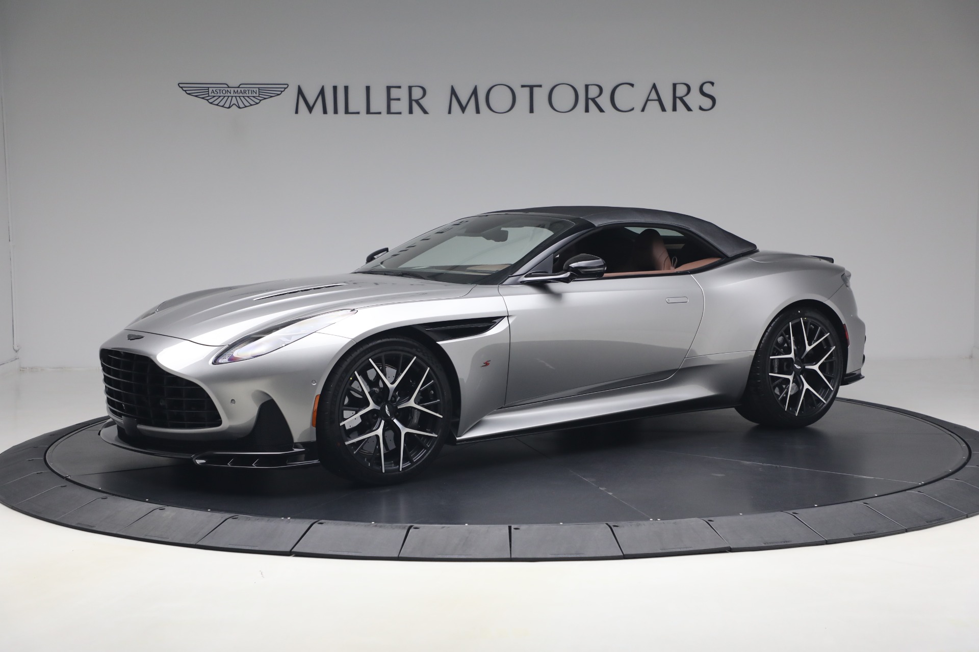 New-2026-Aston-Martin-DB12-S-Volante