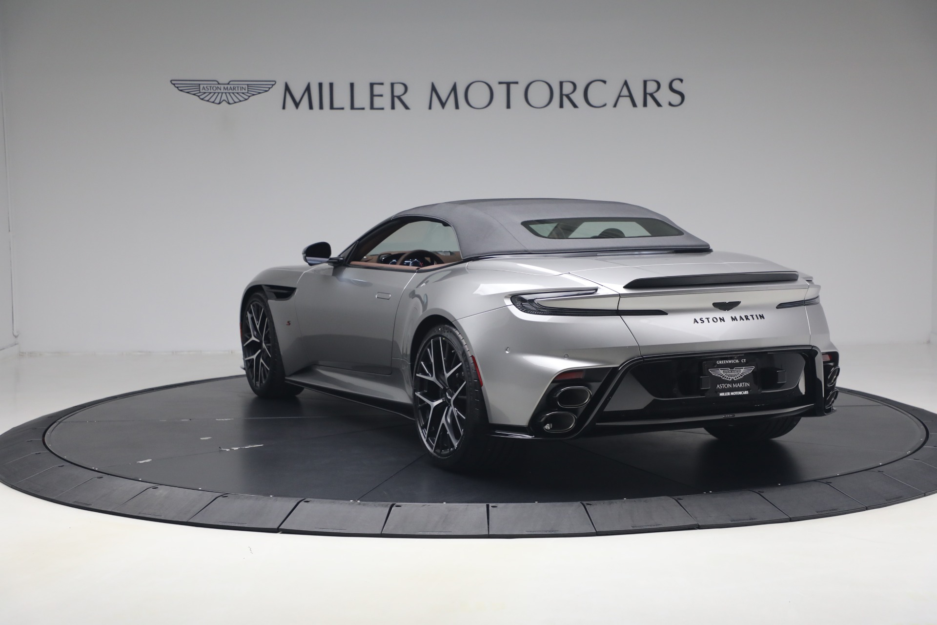 New-2026-Aston-Martin-DB12-S-Volante