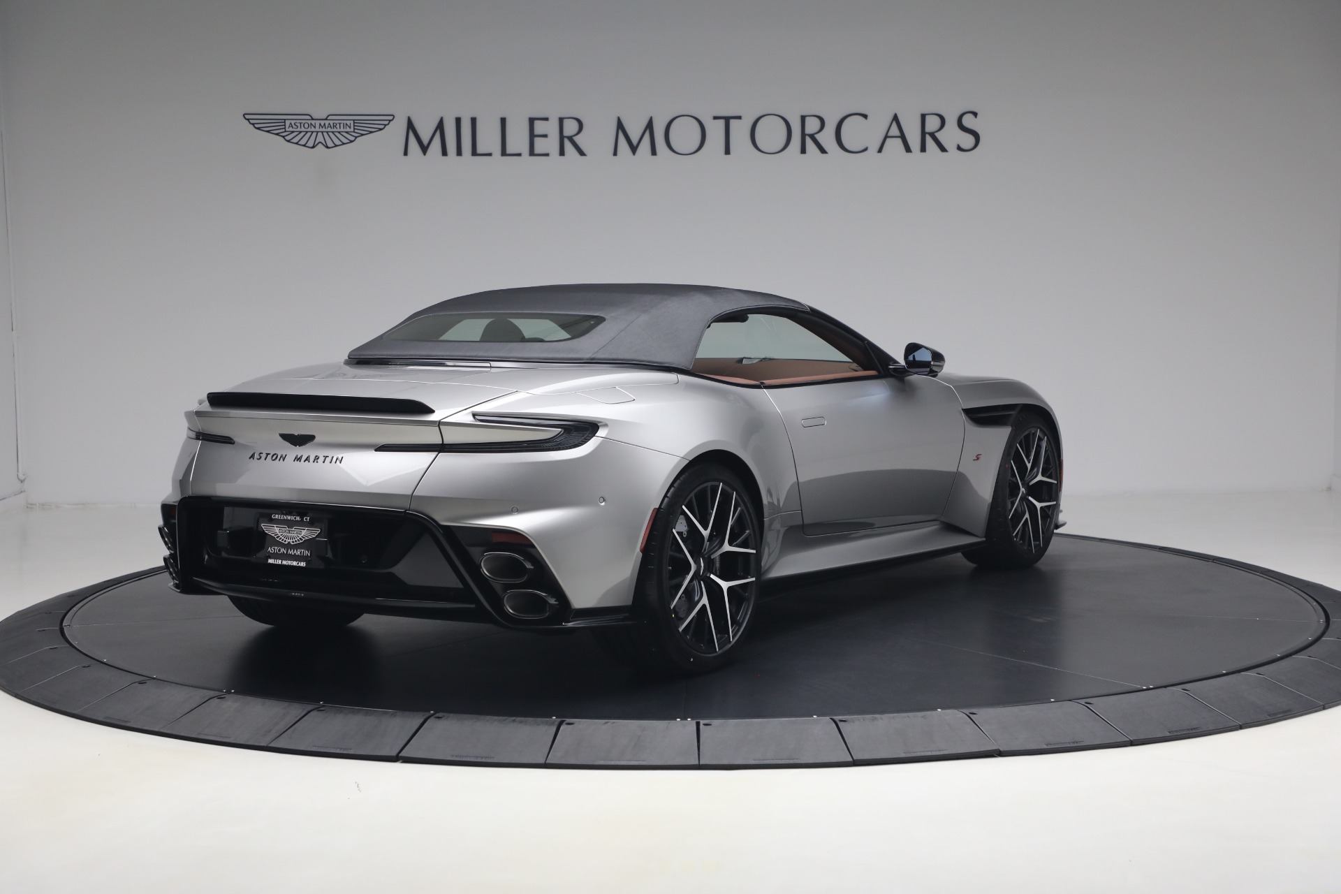 New-2026-Aston-Martin-DB12-S-Volante