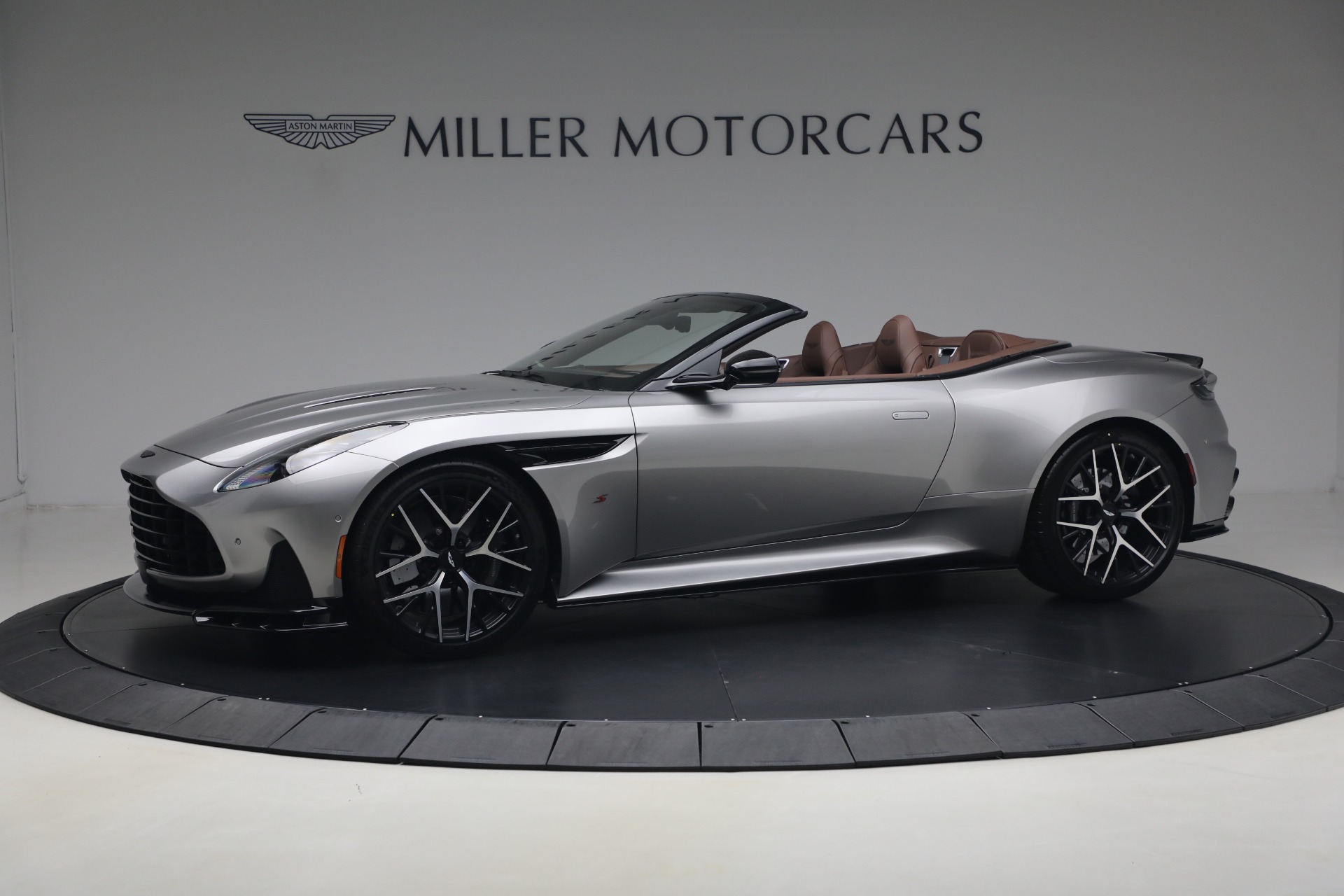 New-2026-Aston-Martin-DB12-S-Volante