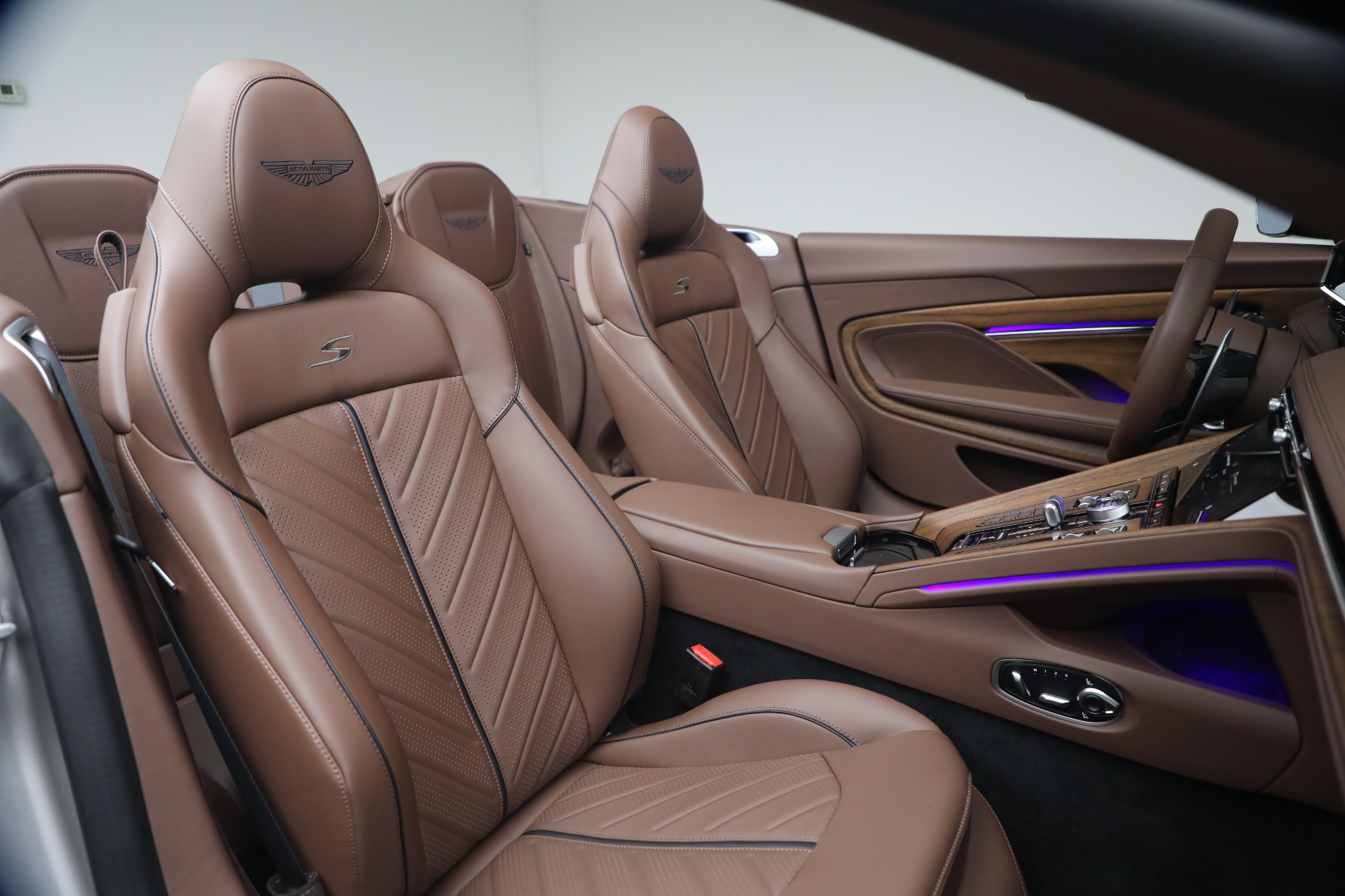New-2026-Aston-Martin-DB12-S-Volante