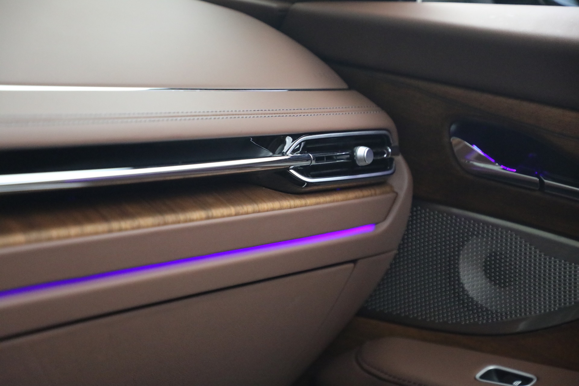 New-2026-Aston-Martin-DB12-S-Volante