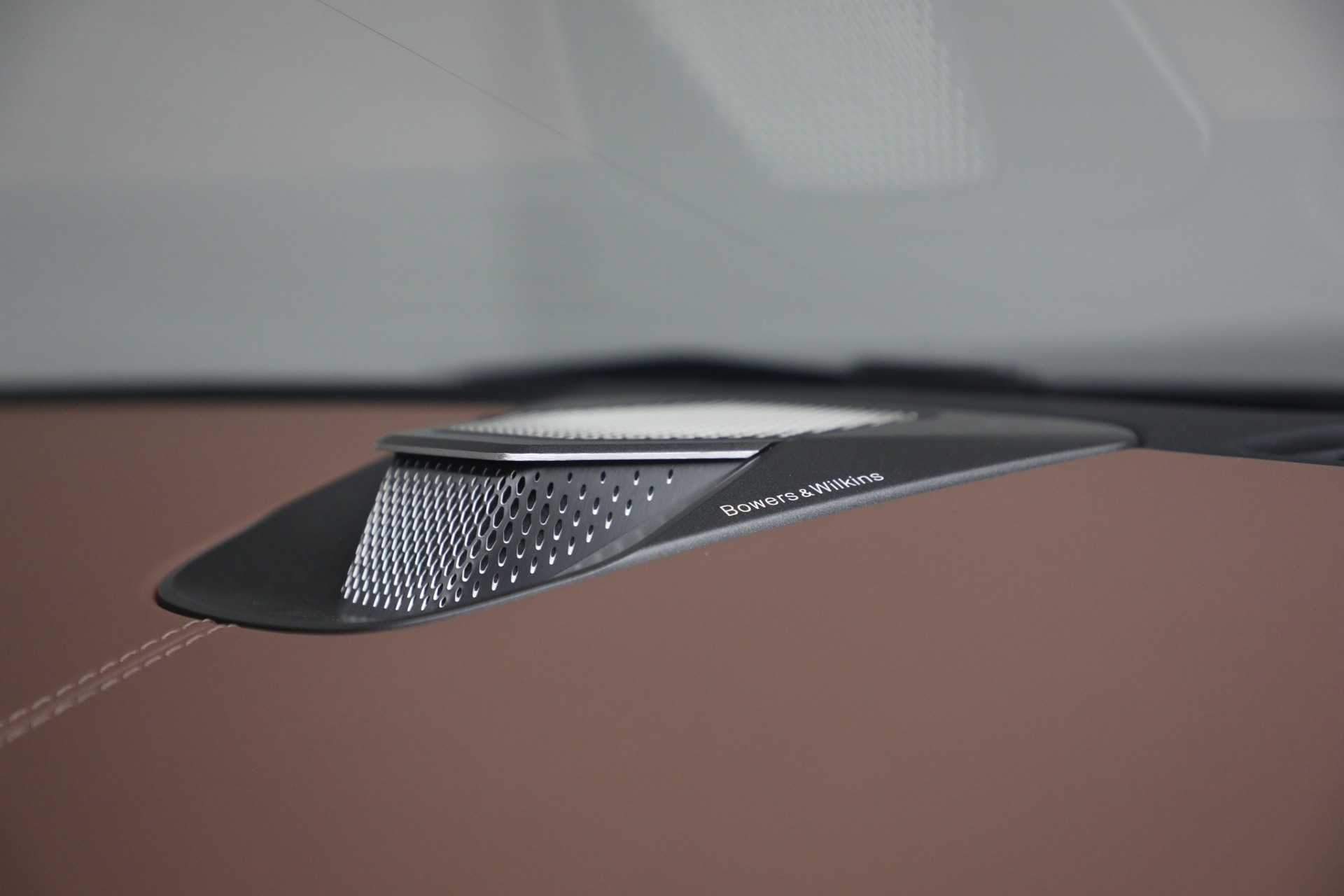 New-2026-Aston-Martin-DB12-S-Volante
