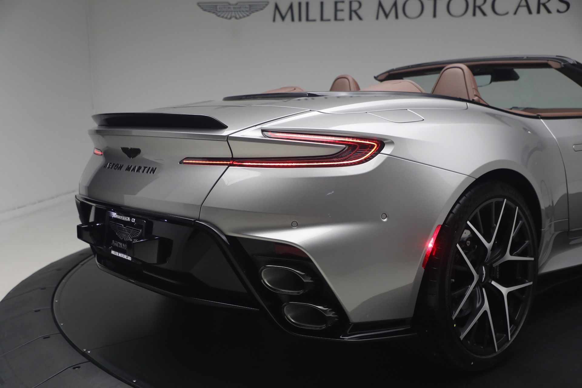 New-2026-Aston-Martin-DB12-S-Volante