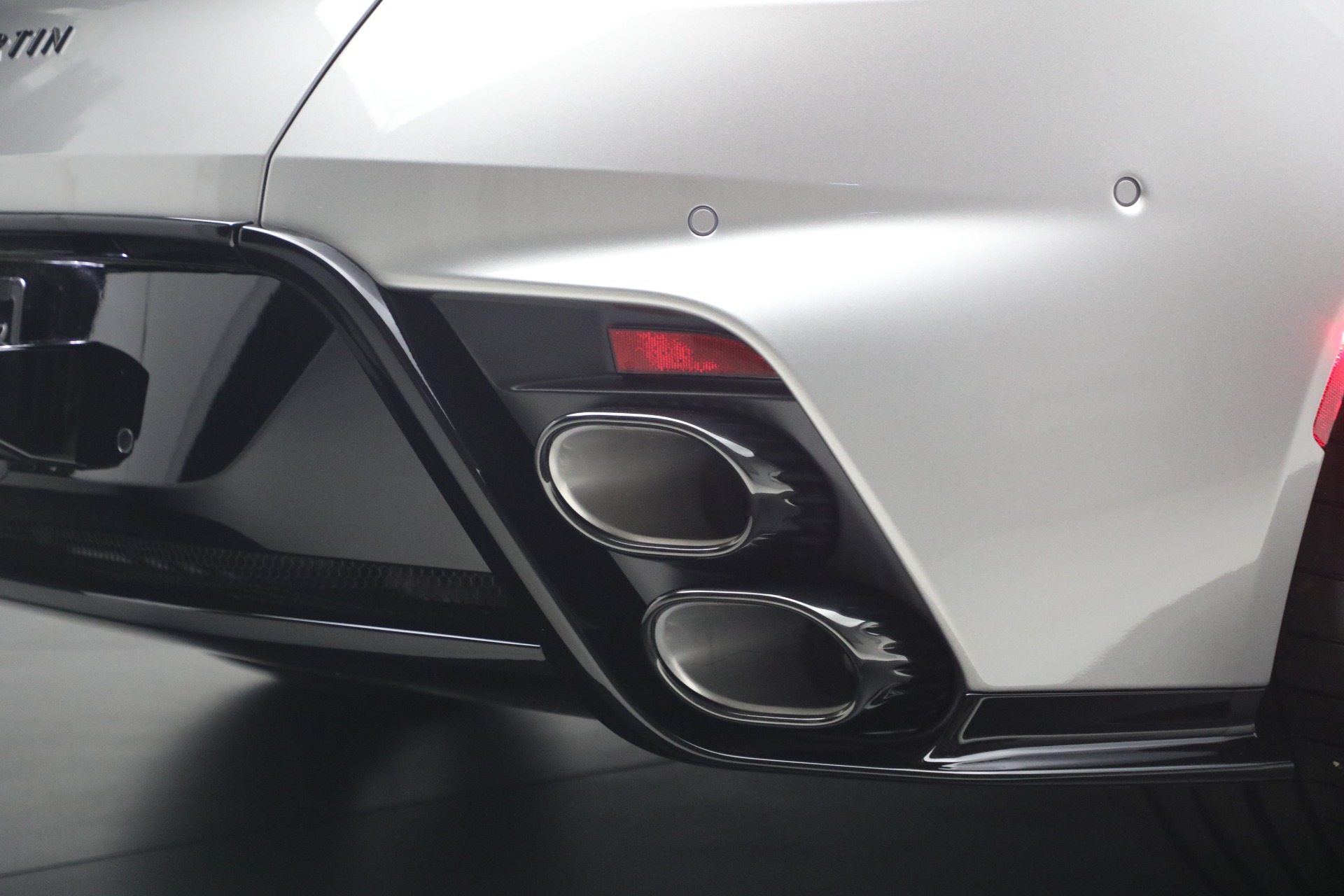New-2026-Aston-Martin-DB12-S-Volante