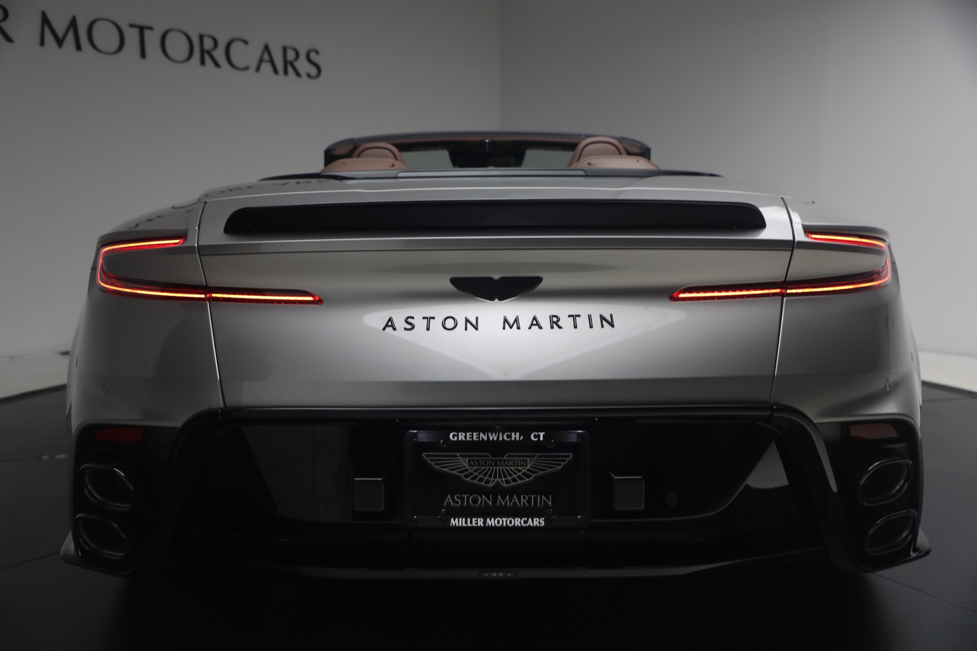 New-2026-Aston-Martin-DB12-S-Volante