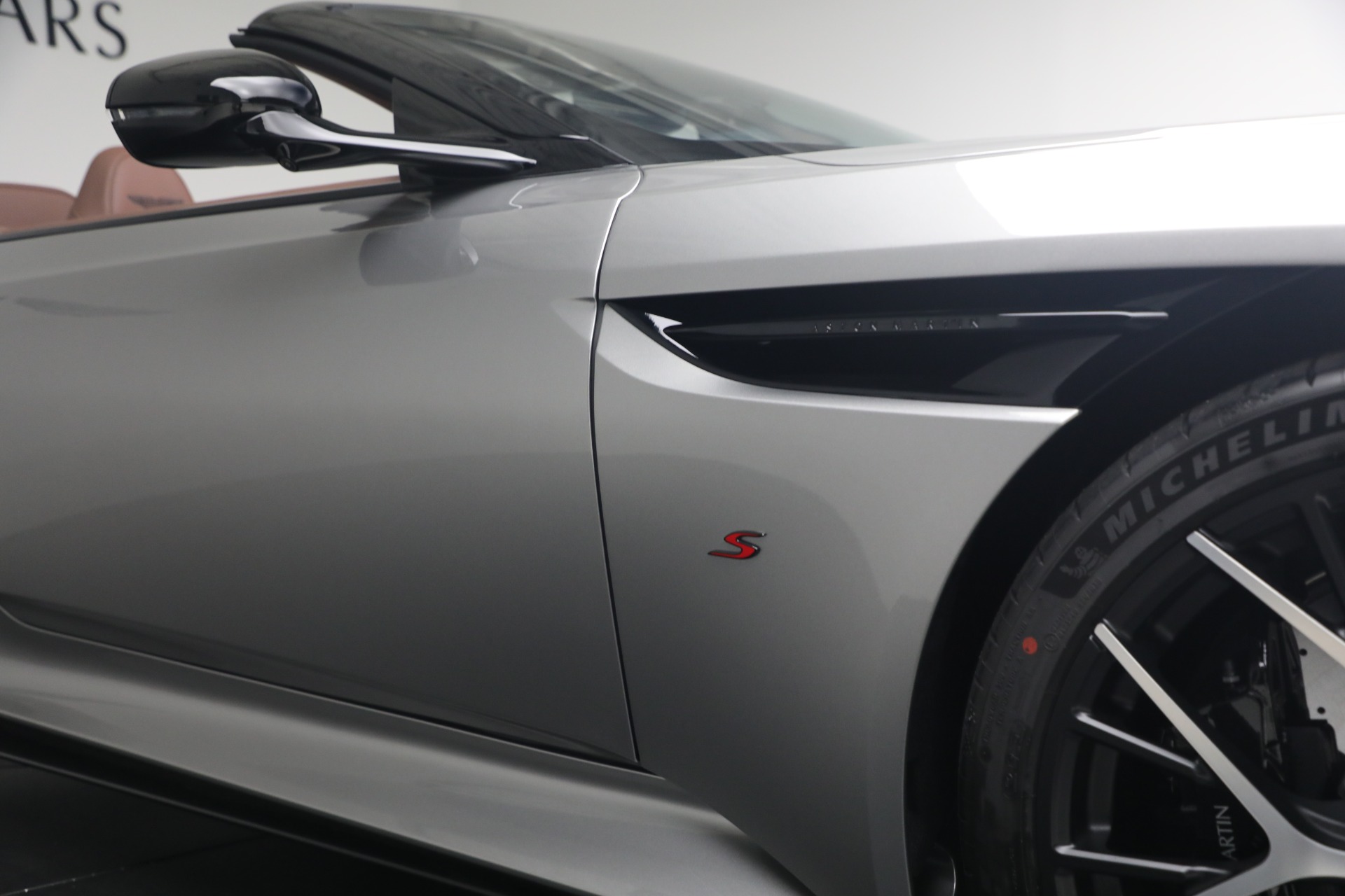 New-2026-Aston-Martin-DB12-S-Volante