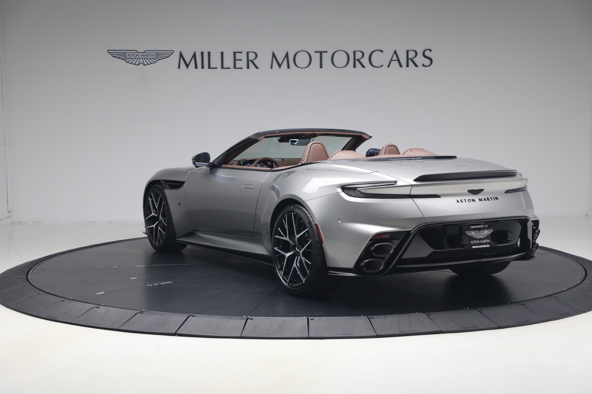 New-2026-Aston-Martin-DB12-S-Volante