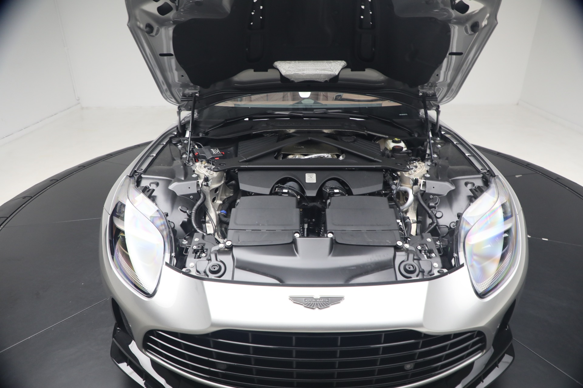 New-2026-Aston-Martin-DB12-S-Volante
